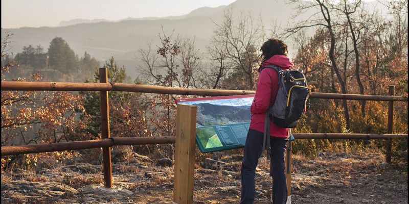 Equipar se adequadament Parc del Castell de Montesquiu Oriol Clavera Diputació de Barcelona Equipar se adequadament Parc del Castell de Montesquiu Oriol Clavera Diputació de Barcelona