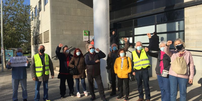 Rubí per la Sanitat i el Moviment per unes Pensions Publiques Dignes de Rubí s'han sumat a la manifestació juntament amb altres entitats de la comarca. Rubí per la Sanitat i el Moviment per unes Pensions Publiques Dignes de Rubí s'han sumat a la manifestació juntament amb altres entitats de la comarca.