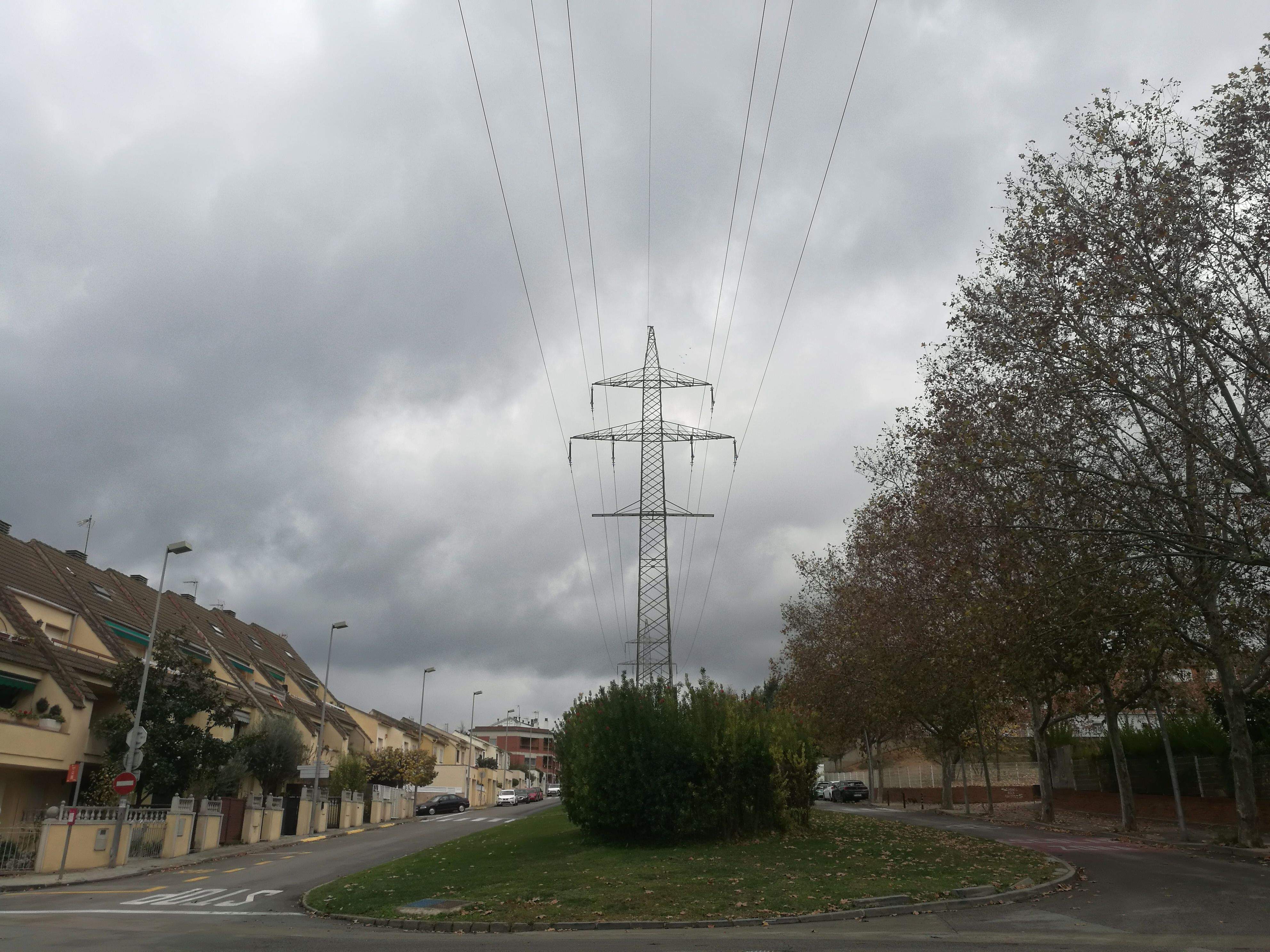 El desplaçament de les línies d'alta tensió de Can Fatjó és un dels projectes d'inversió inclosos en els pressupostos de 2021. FOTO: Redacció El desplaçament de les línies d'alta tensió de Can Fatjó és un dels projectes d'inversió inclosos en els pressupostos de 2021. FOTO: Redacció