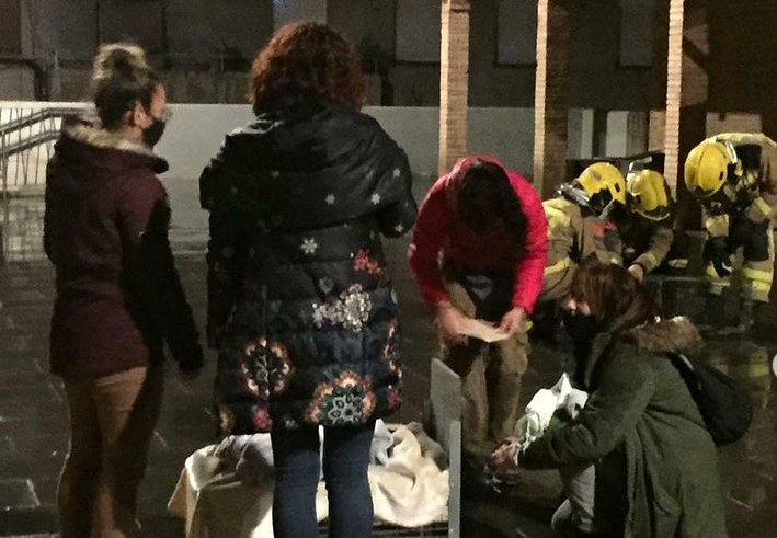 Les voluntàries de Rodamons de Rubí van ajudar als Bombers en les labors de rescat de l'animal. FOTO: Instagram de Rodamons de Rubí
