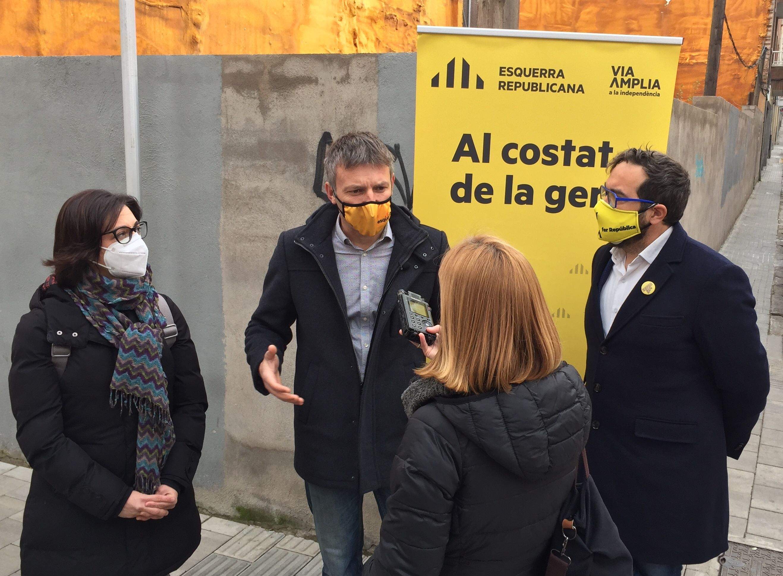 Juli Fernández, candidat d’ERC del Vallès Occidental, ha visitat Rubí per parlar d'habitatge en el marc de la campanya electoral