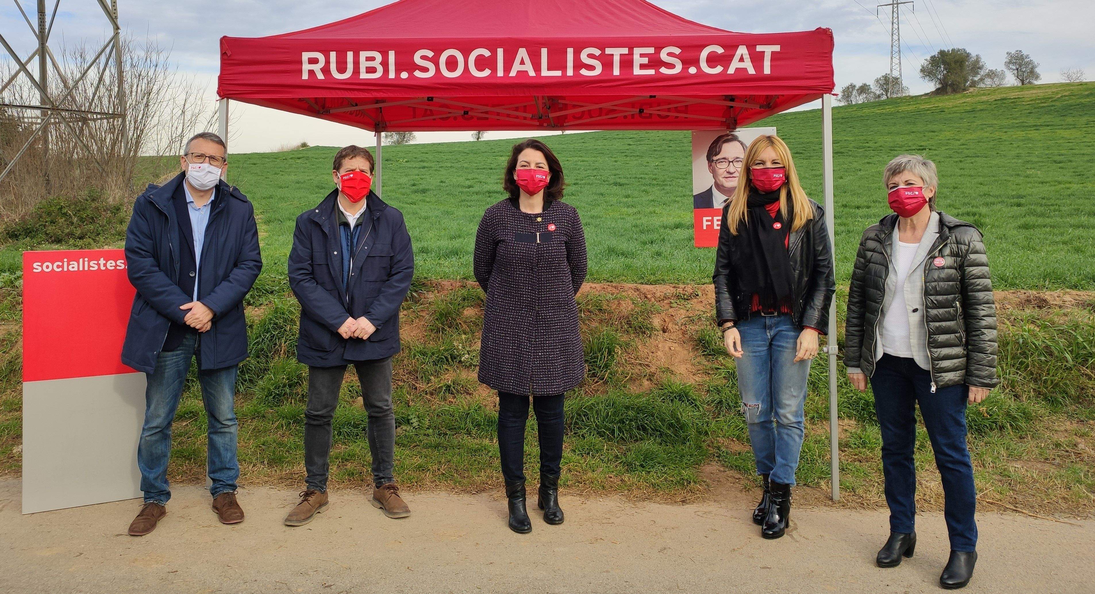 L'alcaldessa de Rubí, Ana María Martínez, amb la número 2 del PSC al Parlament, Eva Granados. FOTO: Redacció