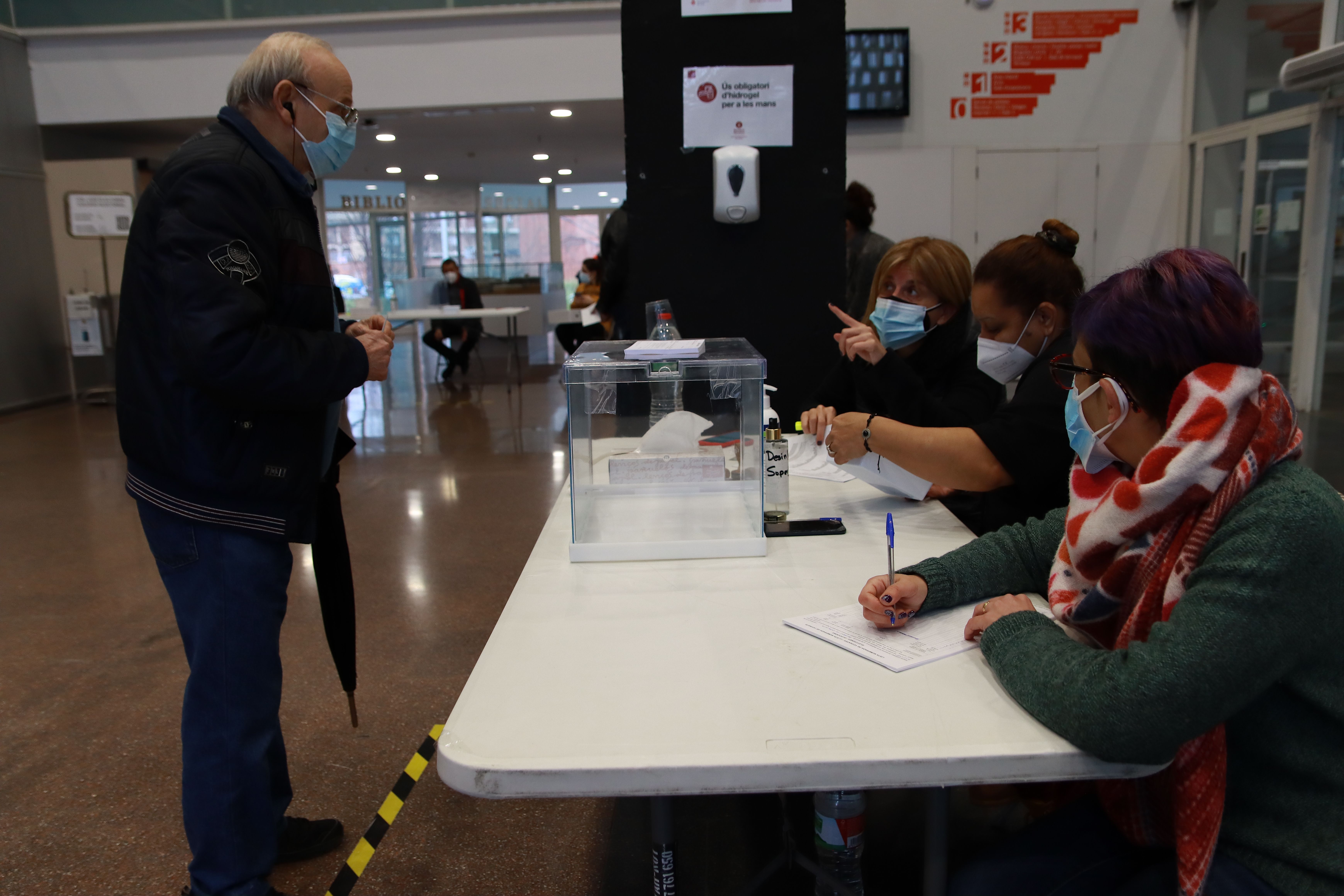 Eleccions del 14 de febrer a Rubí. FOTO: Josep Llamas