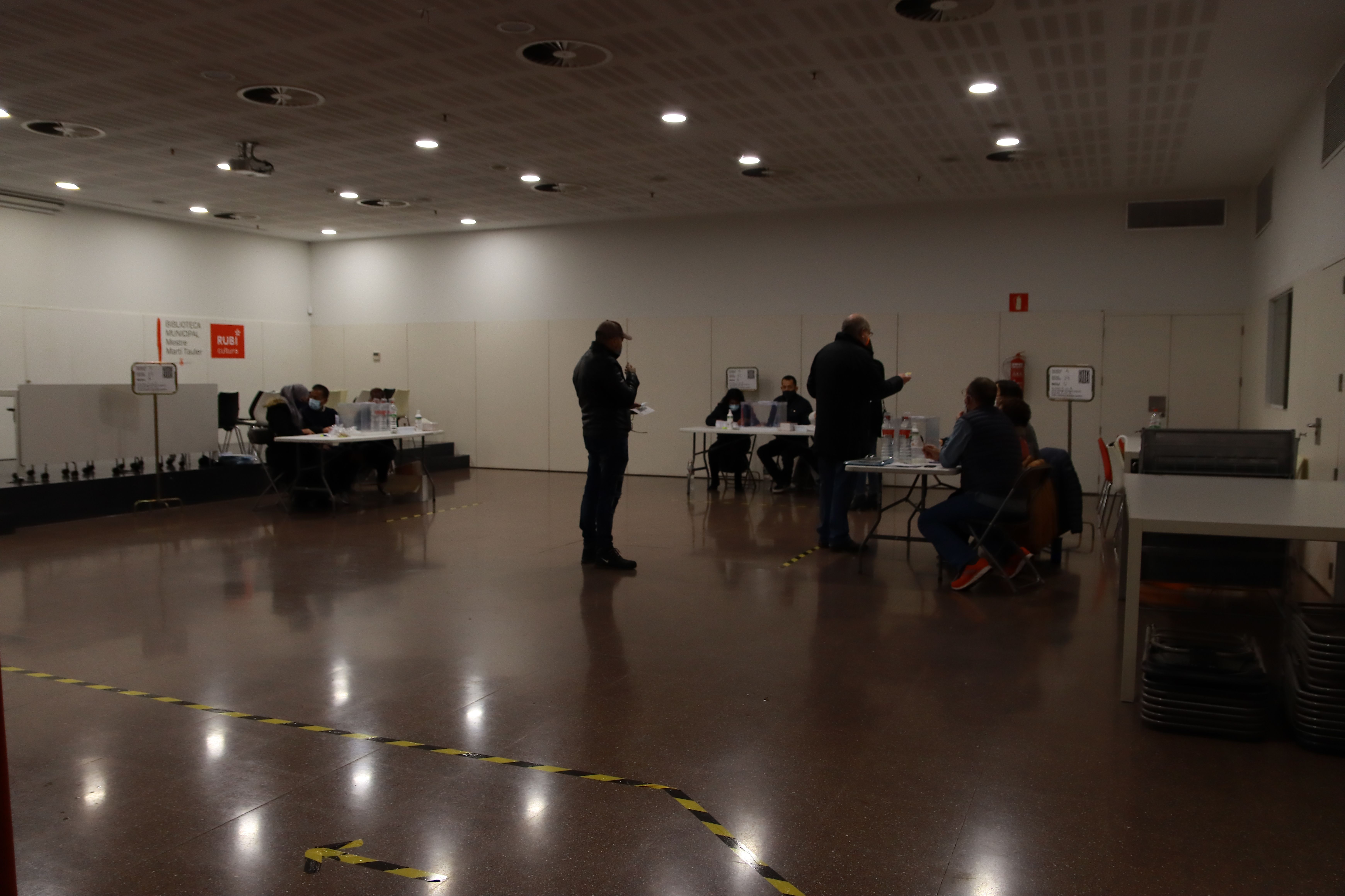 Eleccions del 14 de febrer a Rubí. FOTO: Josep Llamas