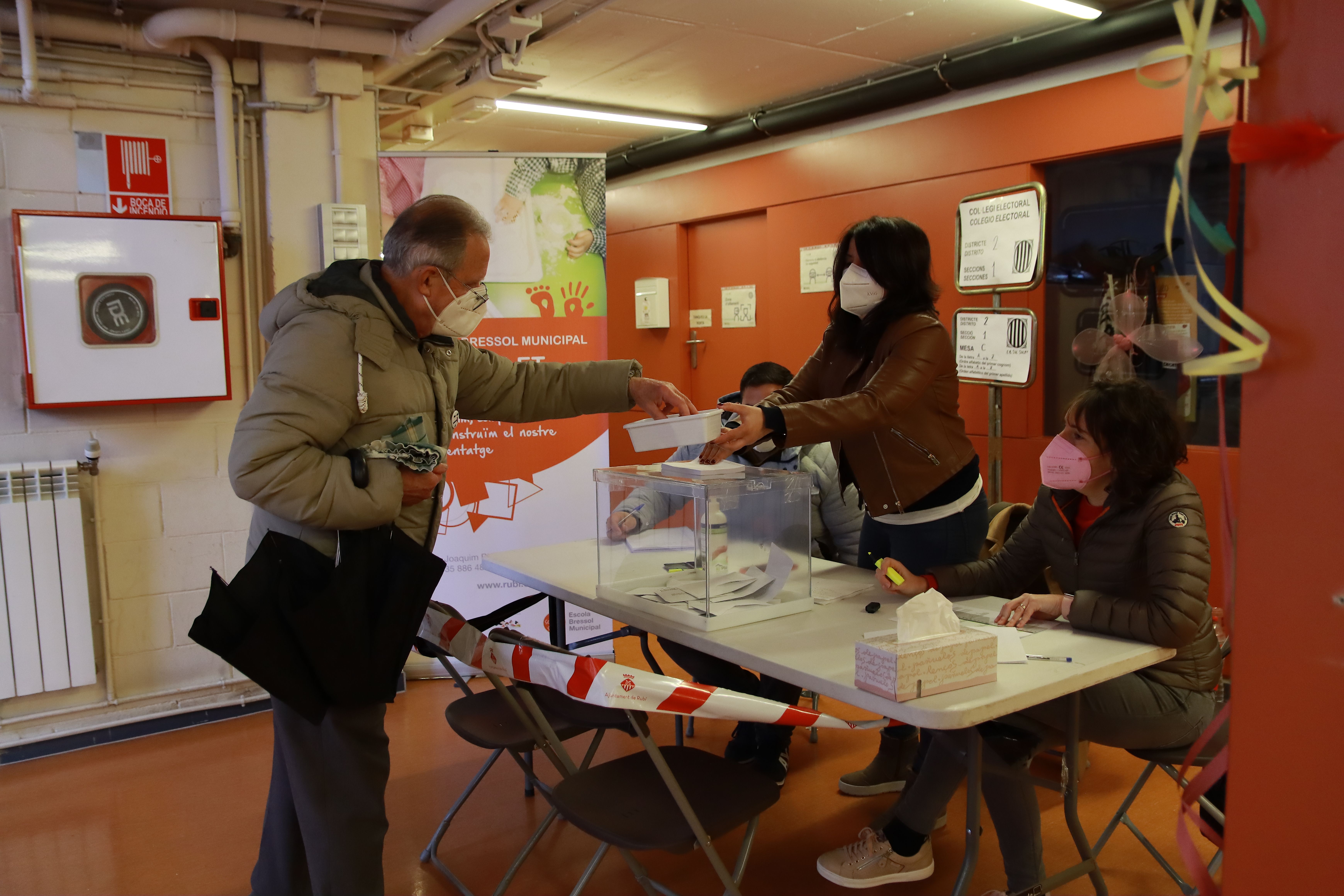 Eleccions del 14 de febrer a Rubí. FOTO: Josep Llamas