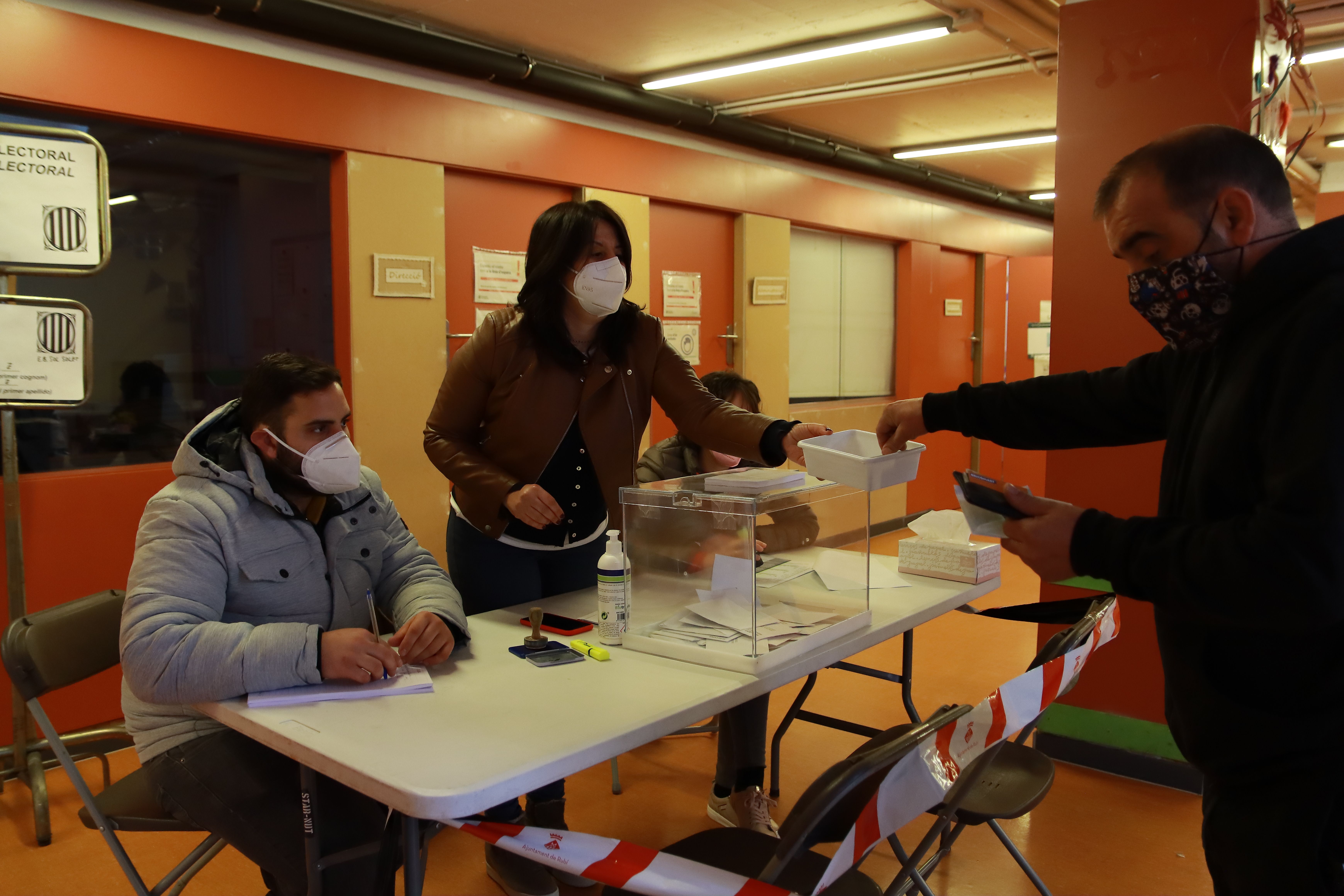 Eleccions del 14 de febrer a Rubí. FOTO: Josep Llamas