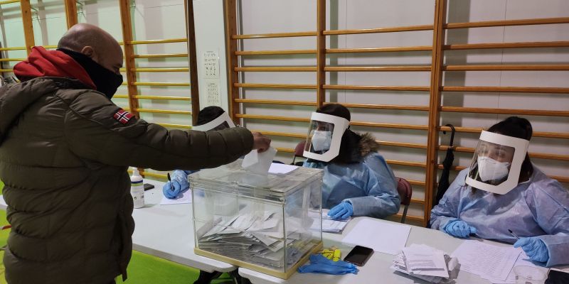 Eleccions del 14 de febrer a Rubí. FOTO: Núria H.