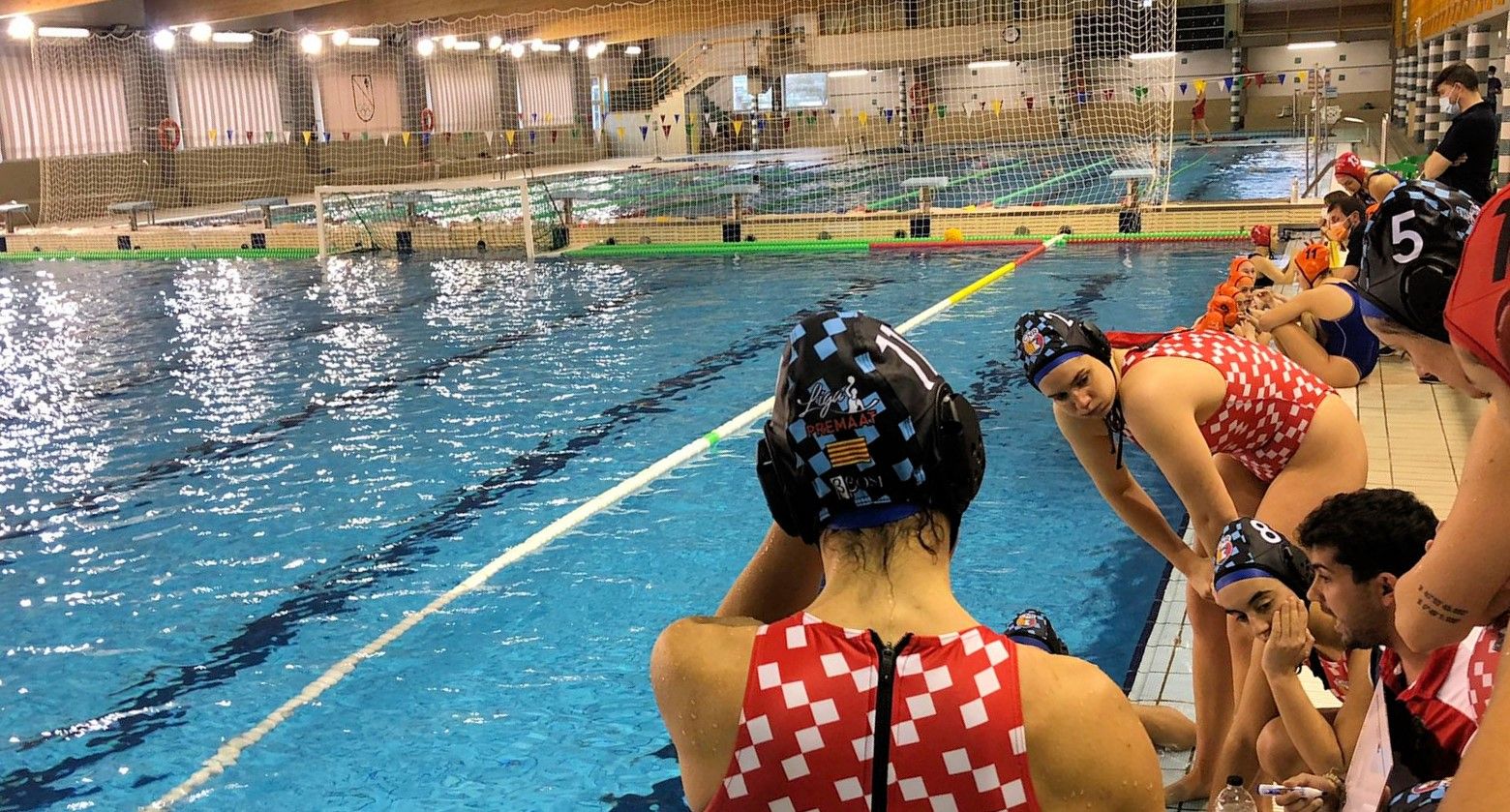 L’equip de waterpolo femení del CN Rubí. FOTO: Cedida