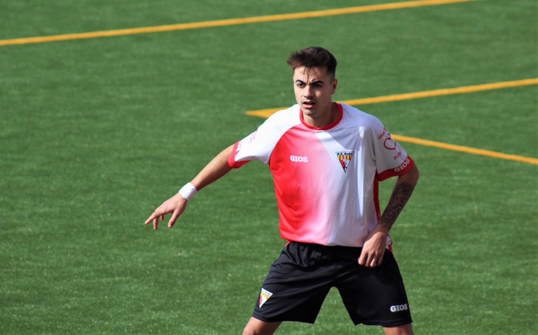 Derrota de la Unió Esportiva Rubí en la seva visita al Vic (3-0). FOTO: Andrea Martínez Derrota de la Unió Esportiva Rubí en la seva visita al Vic (3-0). FOTO: Andrea Martínez