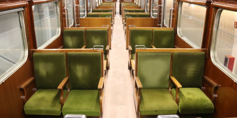 L'interior d'un vagó de segona classe del 'tren Granota' al Centre d'Operacions de Rubí (COR). FOTO: ACN L'interior d'un vagó de segona classe del 'tren Granota' al Centre d'Operacions de Rubí (COR). FOTO: ACN