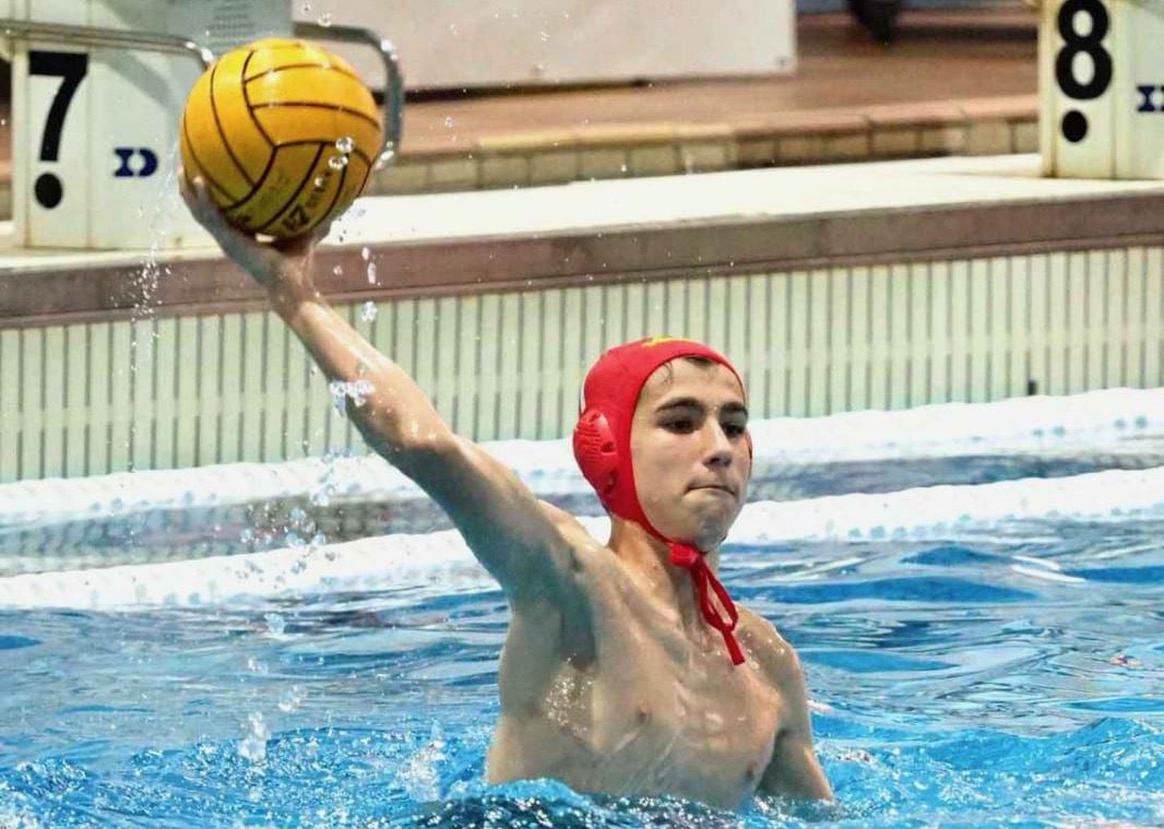 Aran Pina, jugador de waterpolo del CN Rubí. FOTO: Sonia Galindo