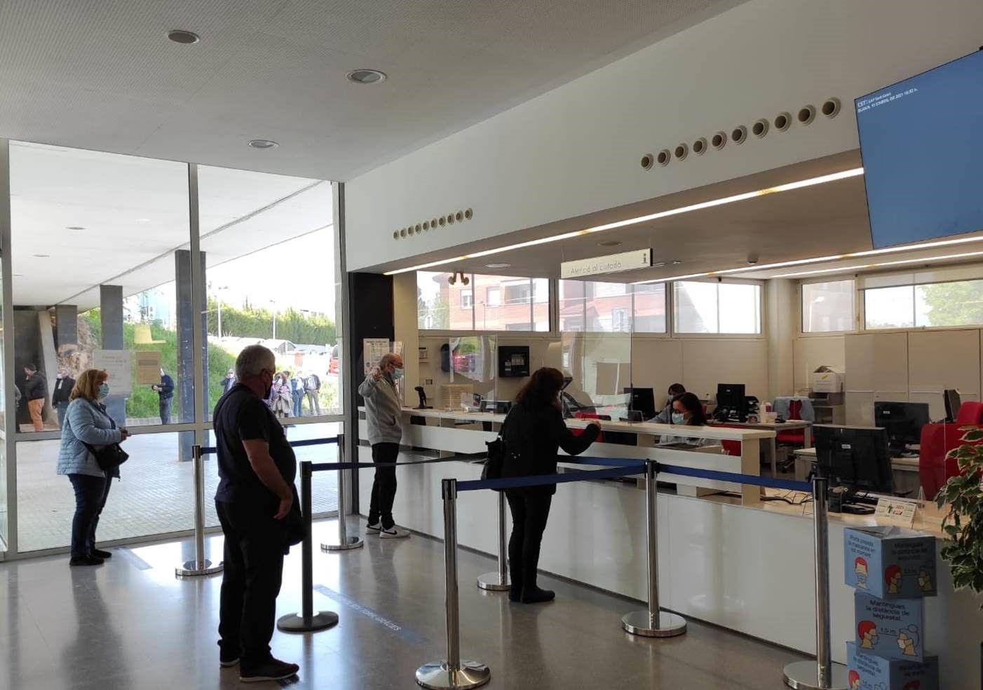 Xerrada sanitària. Recepció del CAP Sant Genís. FOTO: Salut Xerrada sanitària. Recepció del CAP Sant Genís. FOTO: Salut