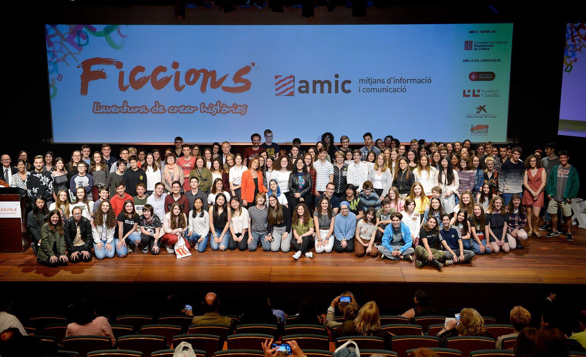 Lliurament de premis d'una edició anterior del concurs literari de l'AMIC-Ficcions. FOTO: Cedida