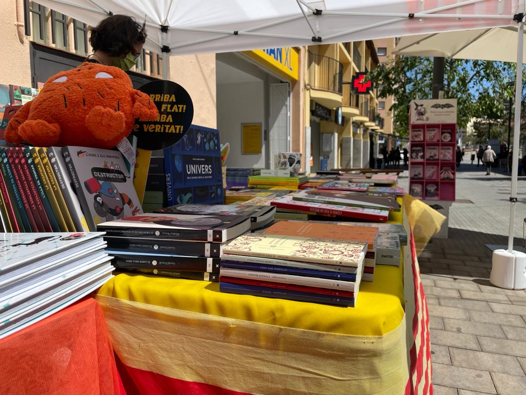 Lectors, al tren! per Sant Jordi 2021. FOTO: N. Hueso