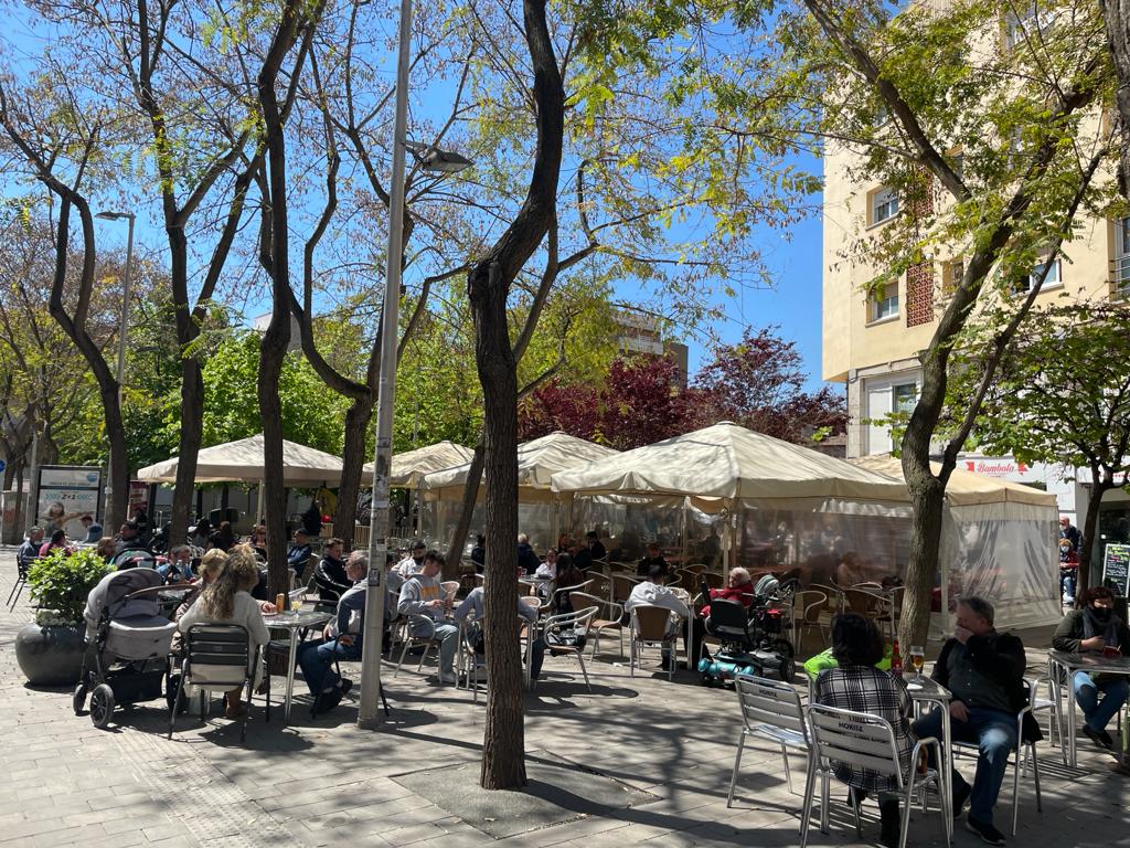 Terrasses de la plaça Doctor Guardiet. FOTO: N. Hueso