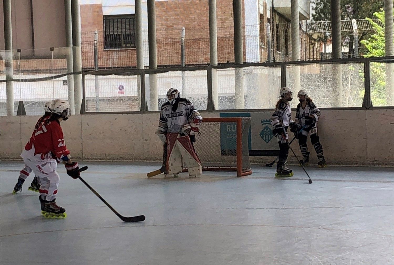 Derrota del femení del Cent Patins al primer partit de la final de la Lliga Nacional Elit (1-2). FOTO: Cedida Derrota del femení del Cent Patins al primer partit de la final de la Lliga Nacional Elit (1-2). FOTO: Cedida