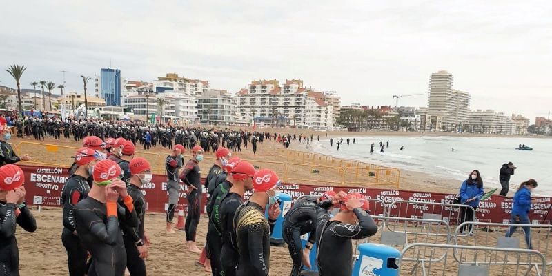 L'equip de triatló es va desplaçar el cap de setmana passat a la Comunitat Valenciana per participar a l'Infinitri Half Triathlon de Peníscola. FOTO: Cedida