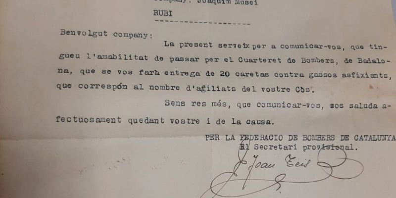 Detall del document de cessió de mascaretes antigas a bombers de Rubí. FOTO: Cedida per Bombers en guerra