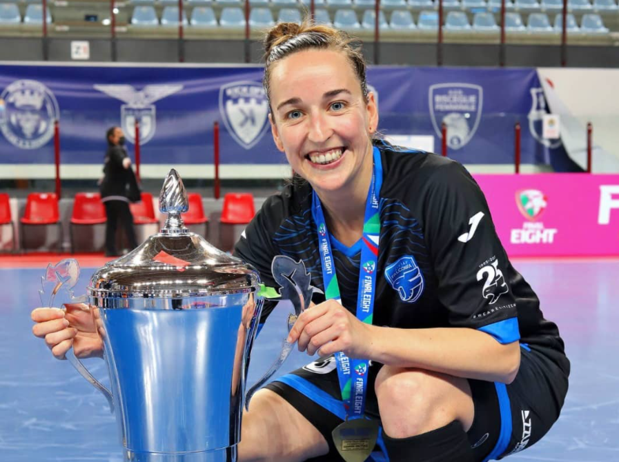 Nona Navarro: "L'Esportiu Rubí sempre serà un dels millors clubs per mi, és com una família". FOTO: Cedida