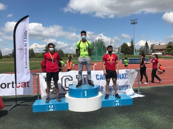 El rubinenc ha aconseguit la medalla d'or en el salt de llargada, i plata i bronze en la prova de 100 i 200 metres llisos, respectivament. FOTO: Unió Atlètica de Rubí El rubinenc ha aconseguit la medalla d'or en el salt de llargada, i plata i bronze en la prova de 100 i 200 metres llisos, respectivament. FOTO: Unió Atlètica de Rubí