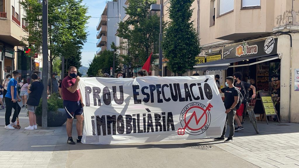 Manifestació per reivindicar l'habitatge com a dret fonamental. FOTO: Andrea Martinez