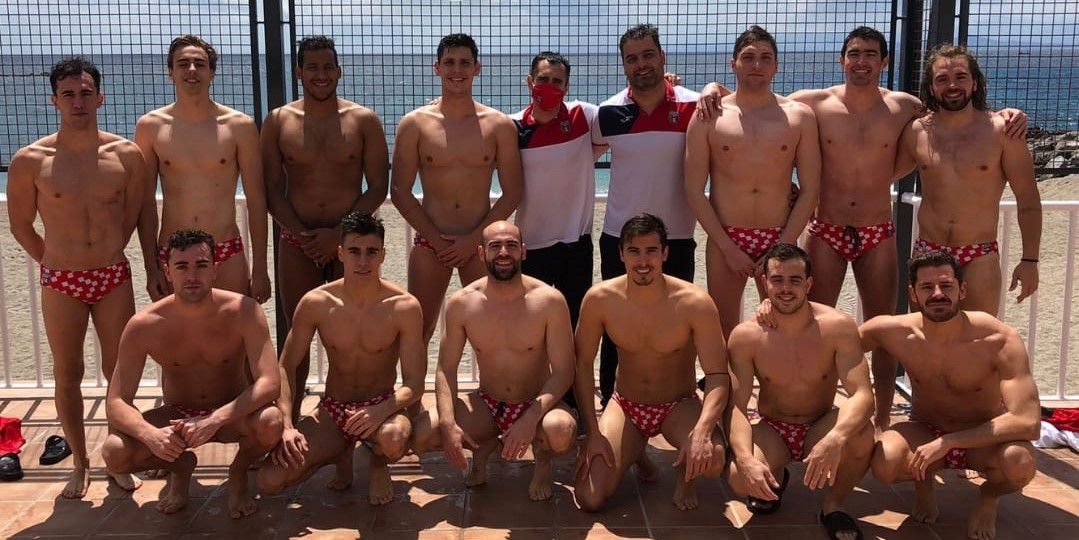 El primer equip de waterpolo del CN Rubí s'emporta el títol de 1a Divisió Nacional Masculina. FOTO: Cedida