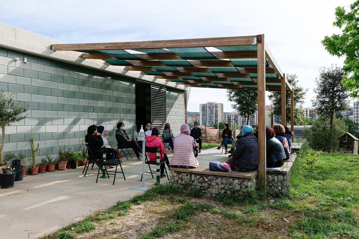 Dones de Rubí es formen en l’àmbit de l’horticultura i la jardineria als horts de Cova Solera. FOTO: Ajuntament de Rubí