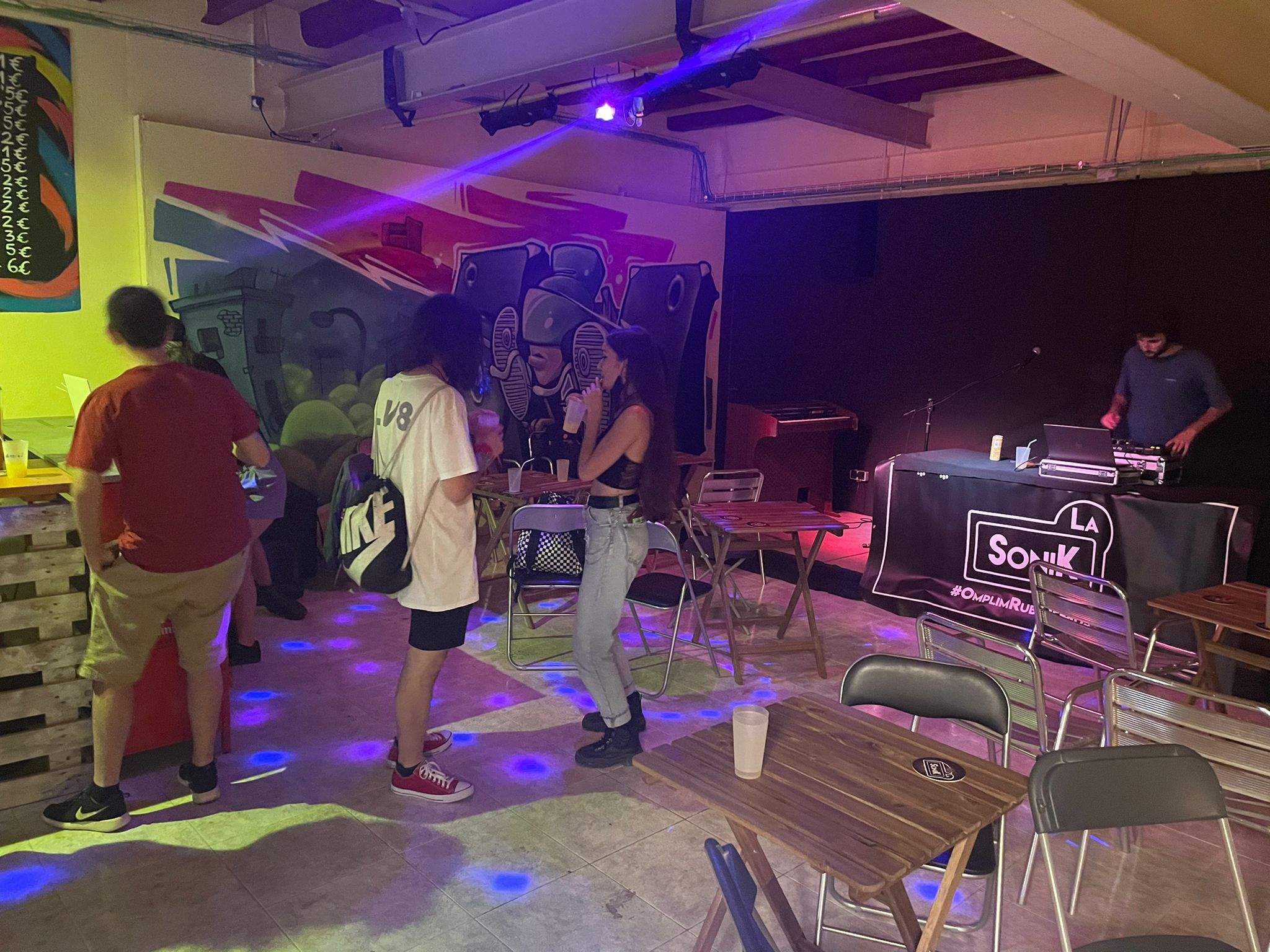 La Sònik inaugura el centre cultural 'L'Entròpika'. FOTO: AMM