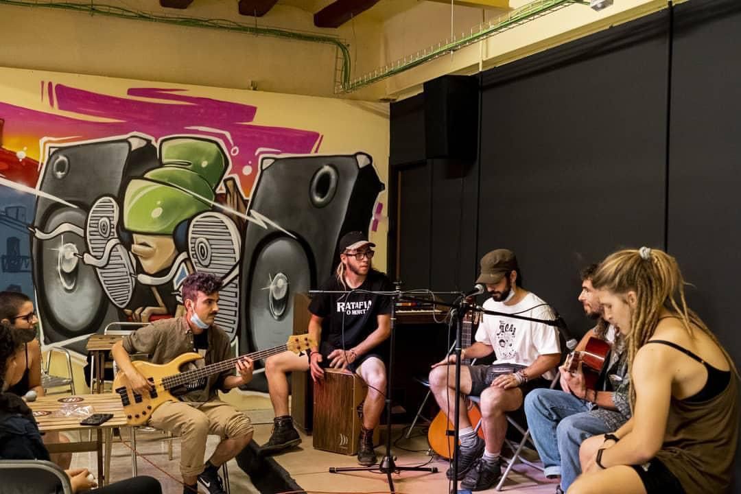 Una actuació a L'Entròpika. FOTO: Cedida per La Sònik