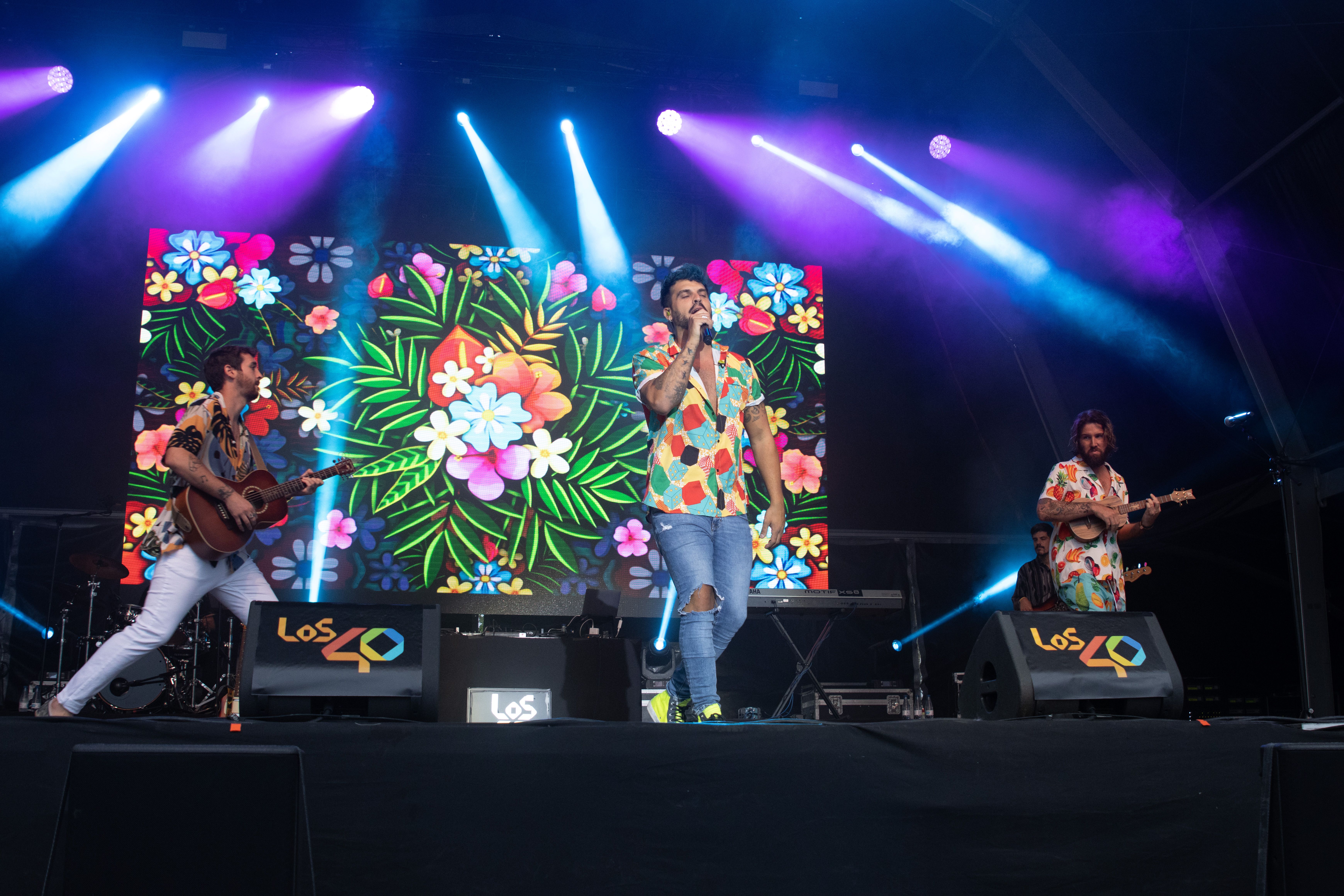 El grup Bombai durant l'actuació a Els 40 Primavera Pop a Rubí. FOTO: Josep Llamas