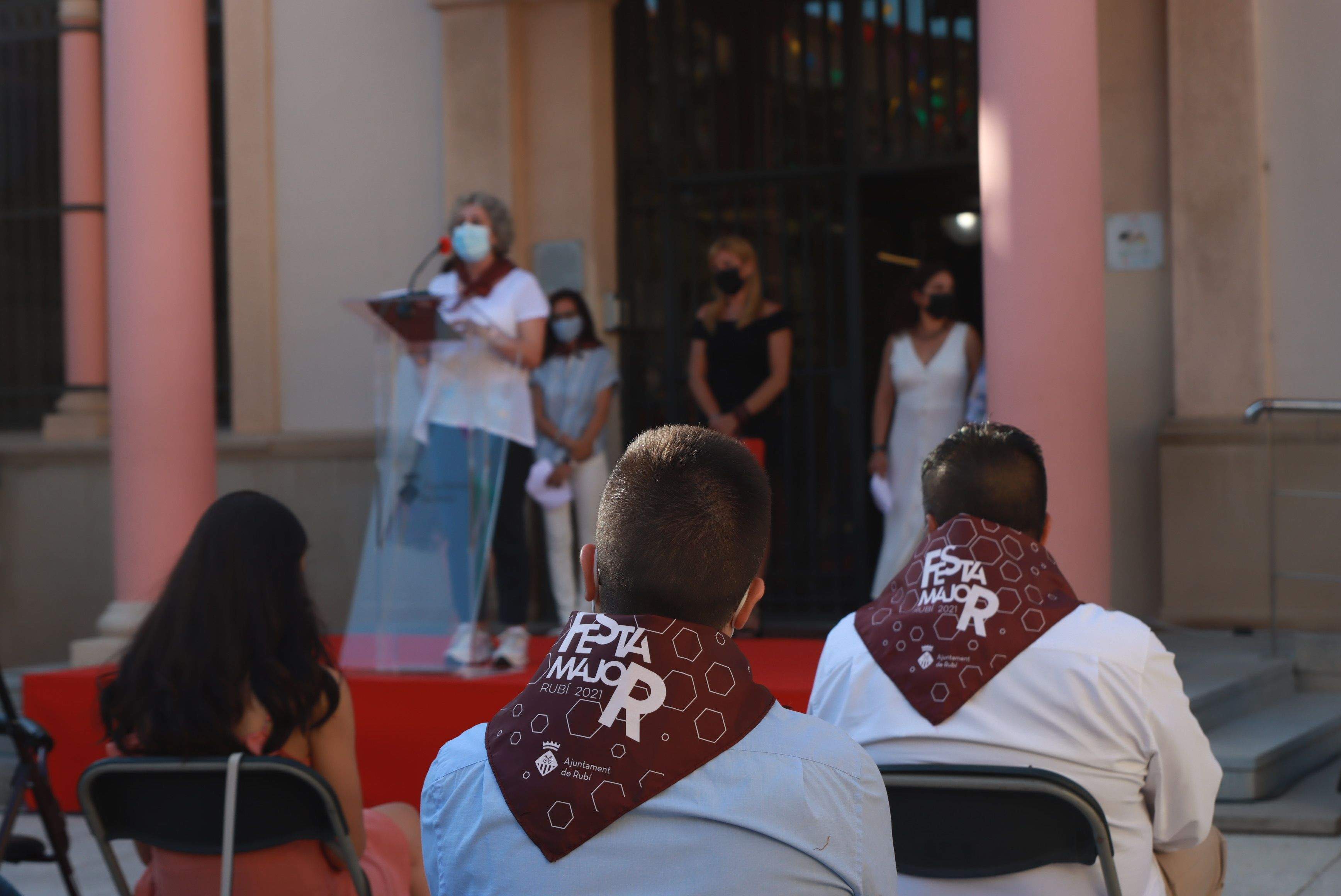 Les directores de les residències de gent gran de Rubí durant el pregó de Festa Major. FOTO: Josep Llamas