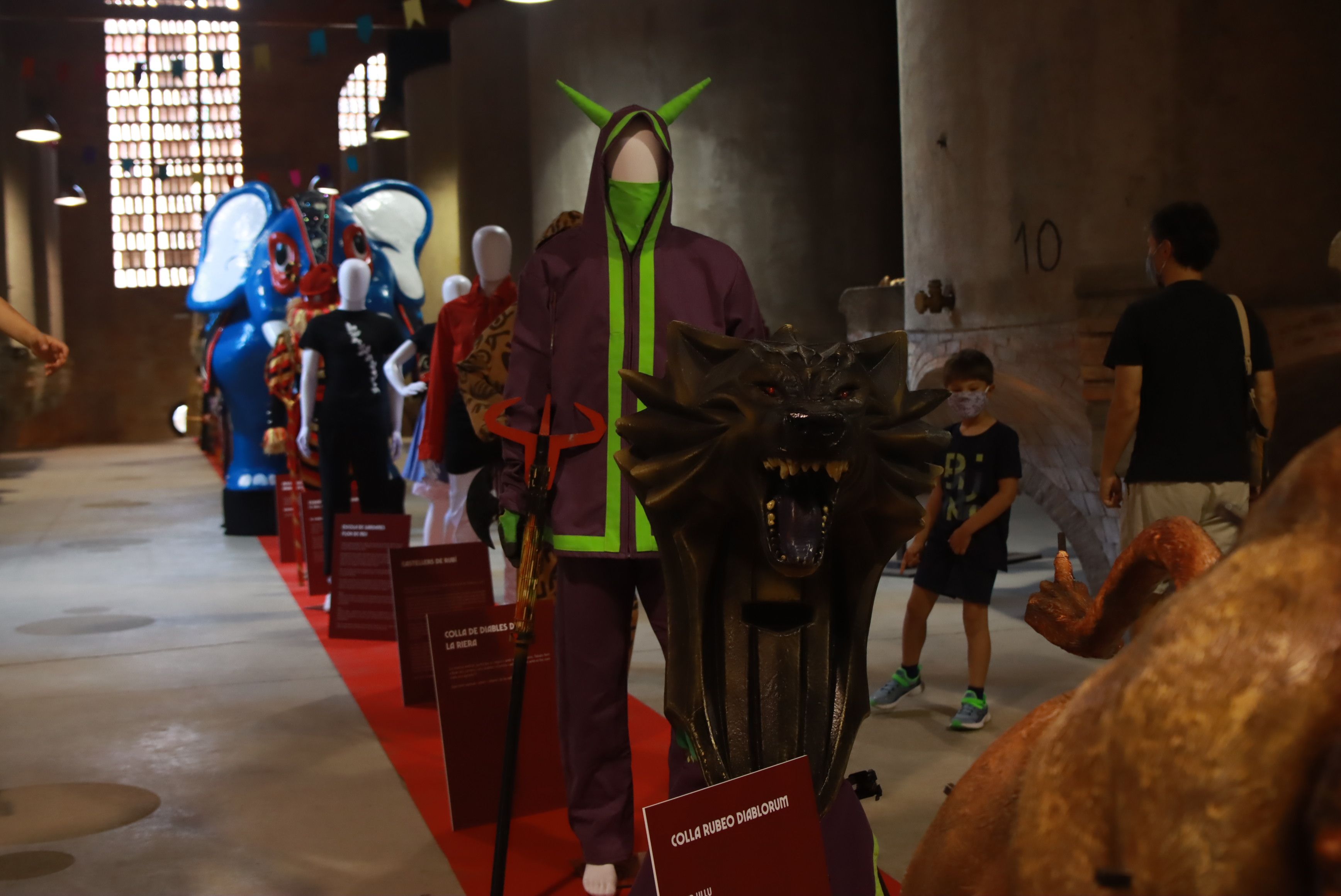 Exposició de les figures festives al Celler per Festa Major. FOTO: Josep Llamas