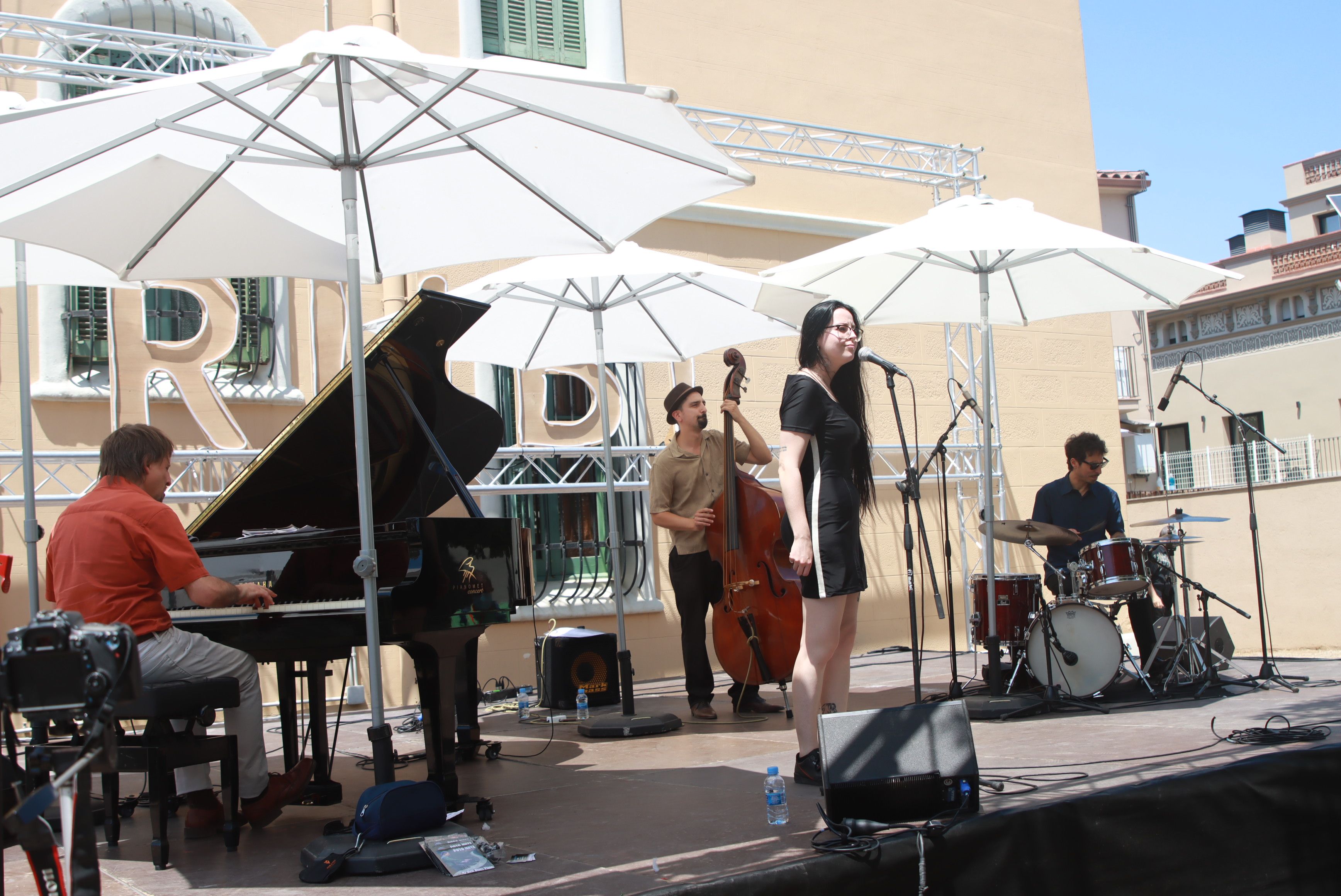 Actuacions musicals als jardins de l'Ateneu per Festa Major. FOTO: Josep Llamas