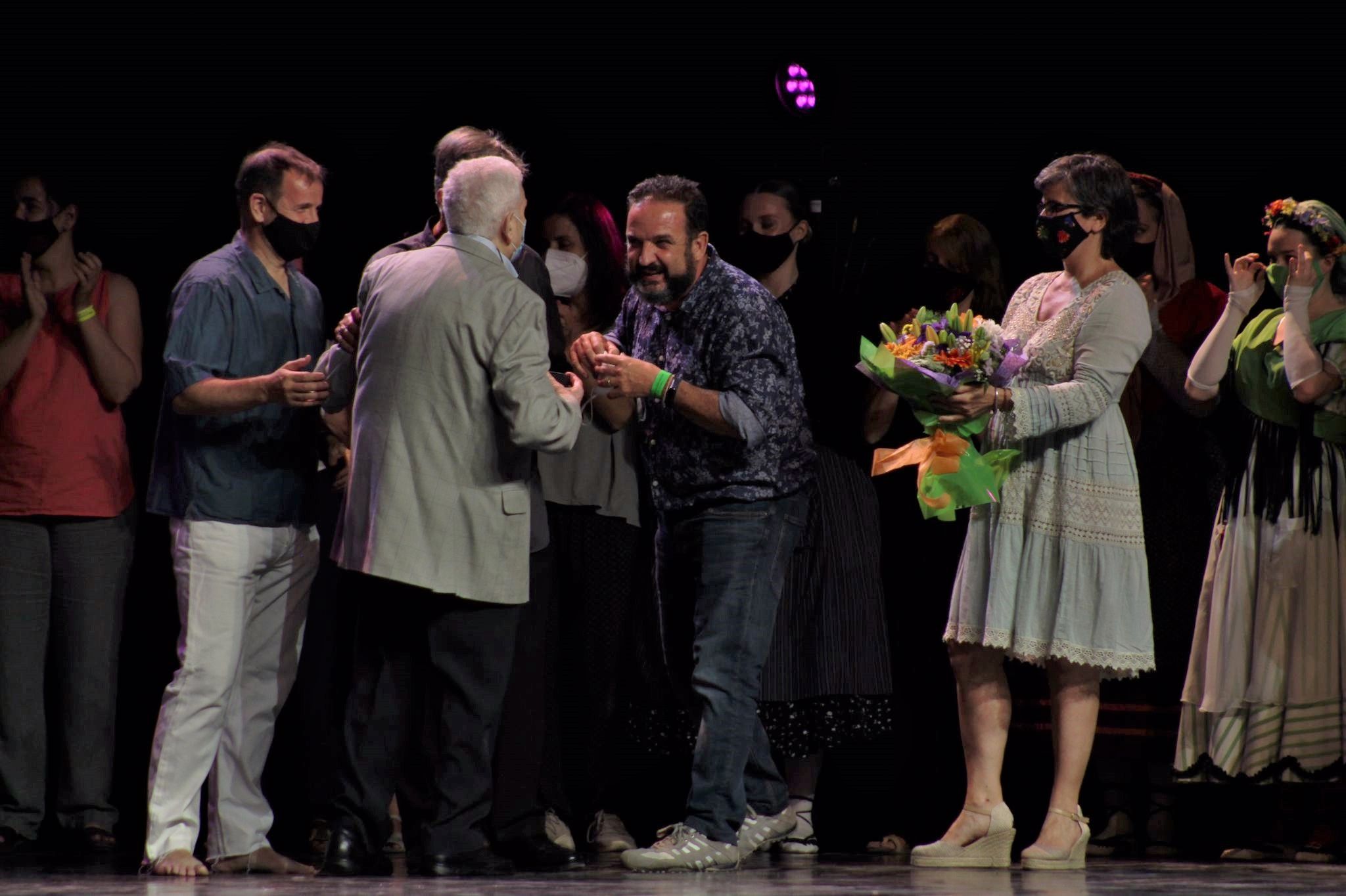 L'Esbart Dansaire de Rubí ha estat l'encarregat de tancar la nit del dilluns de Festa Major . FOTO: Andrea Martínez