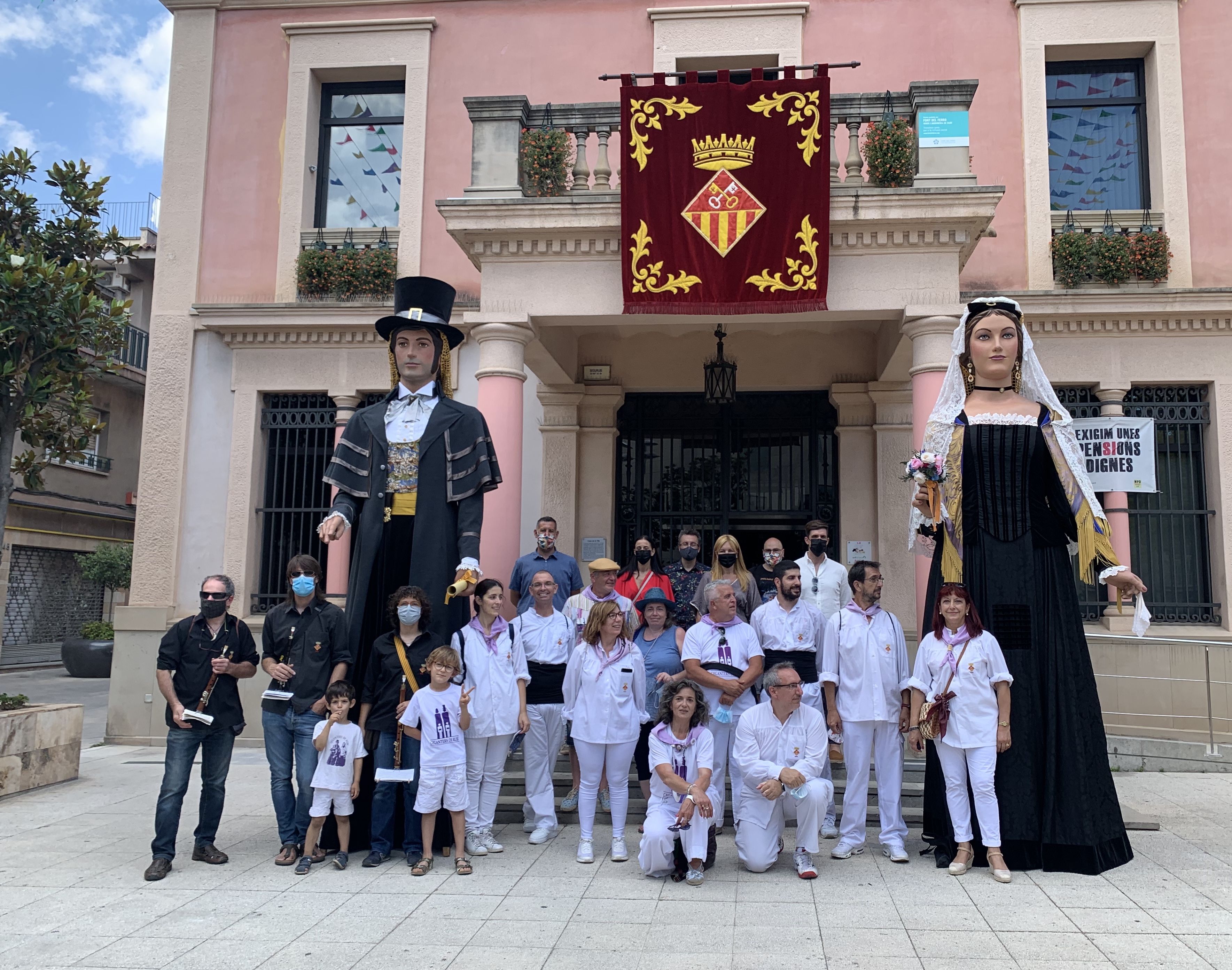 Despertada i plantada de gegants per Festa Major. FOTO: Josep Llamas