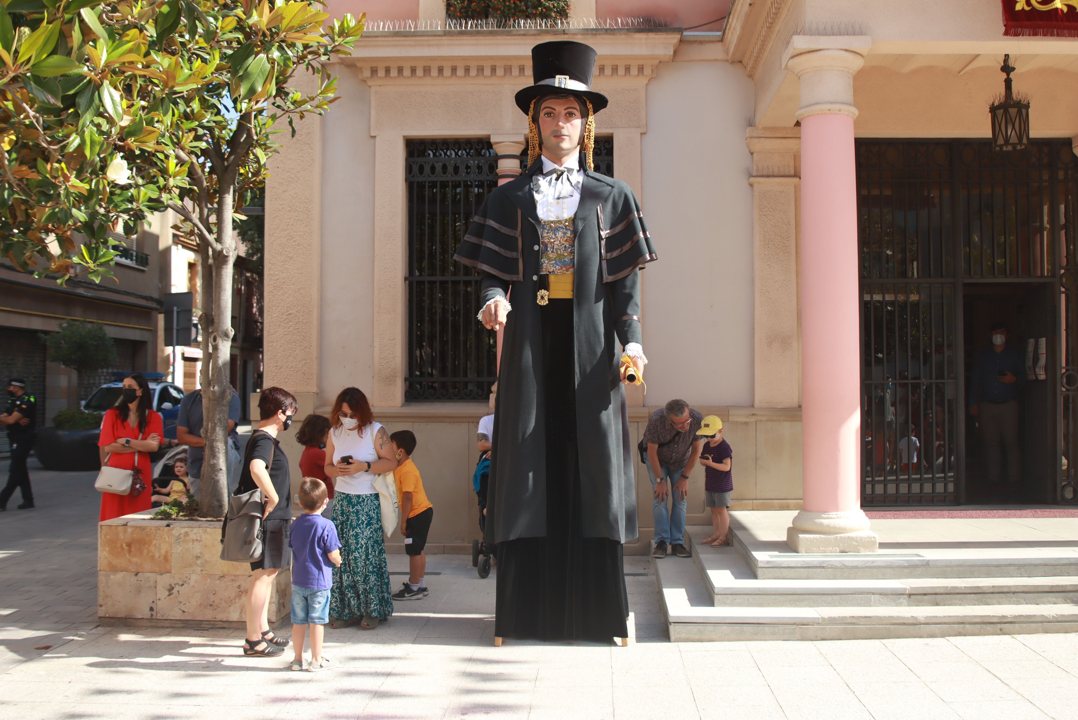 Despertada i plantada de gegants per Festa Major. FOTO: Josep Llamas