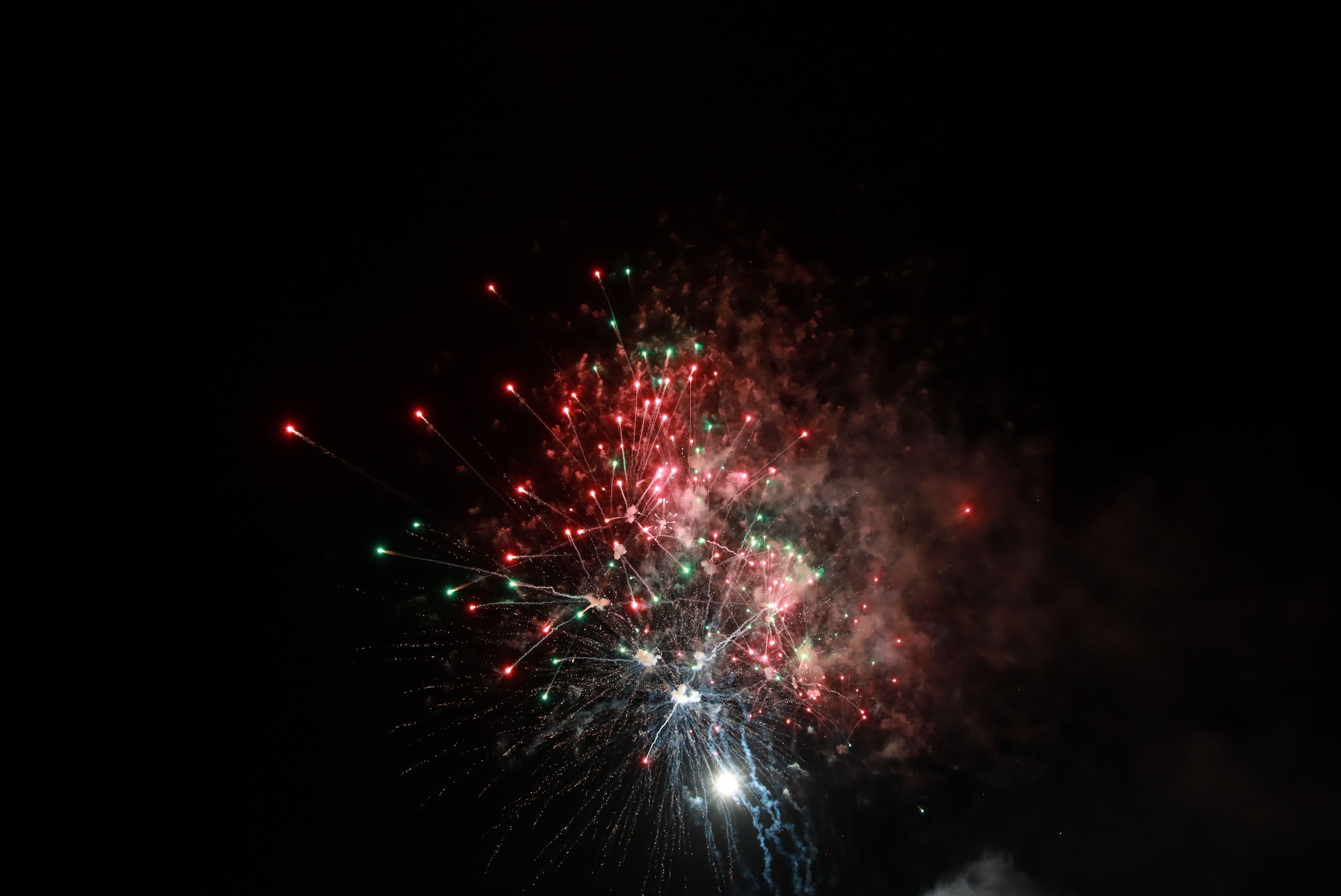 Focs artificials en el piromusical final de la Festa Major de Rubí 2021. FOTO: Josep Llamas