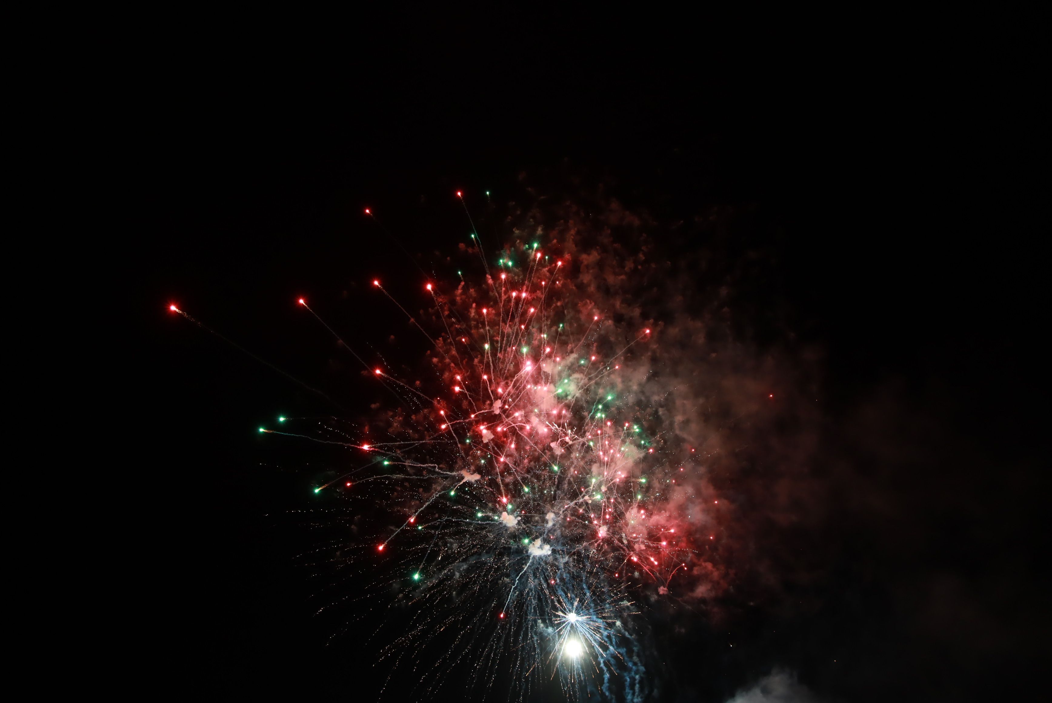 Focs artificials en el piromusical final de la Festa Major de Rubí 2021. FOTO: Josep Llamas