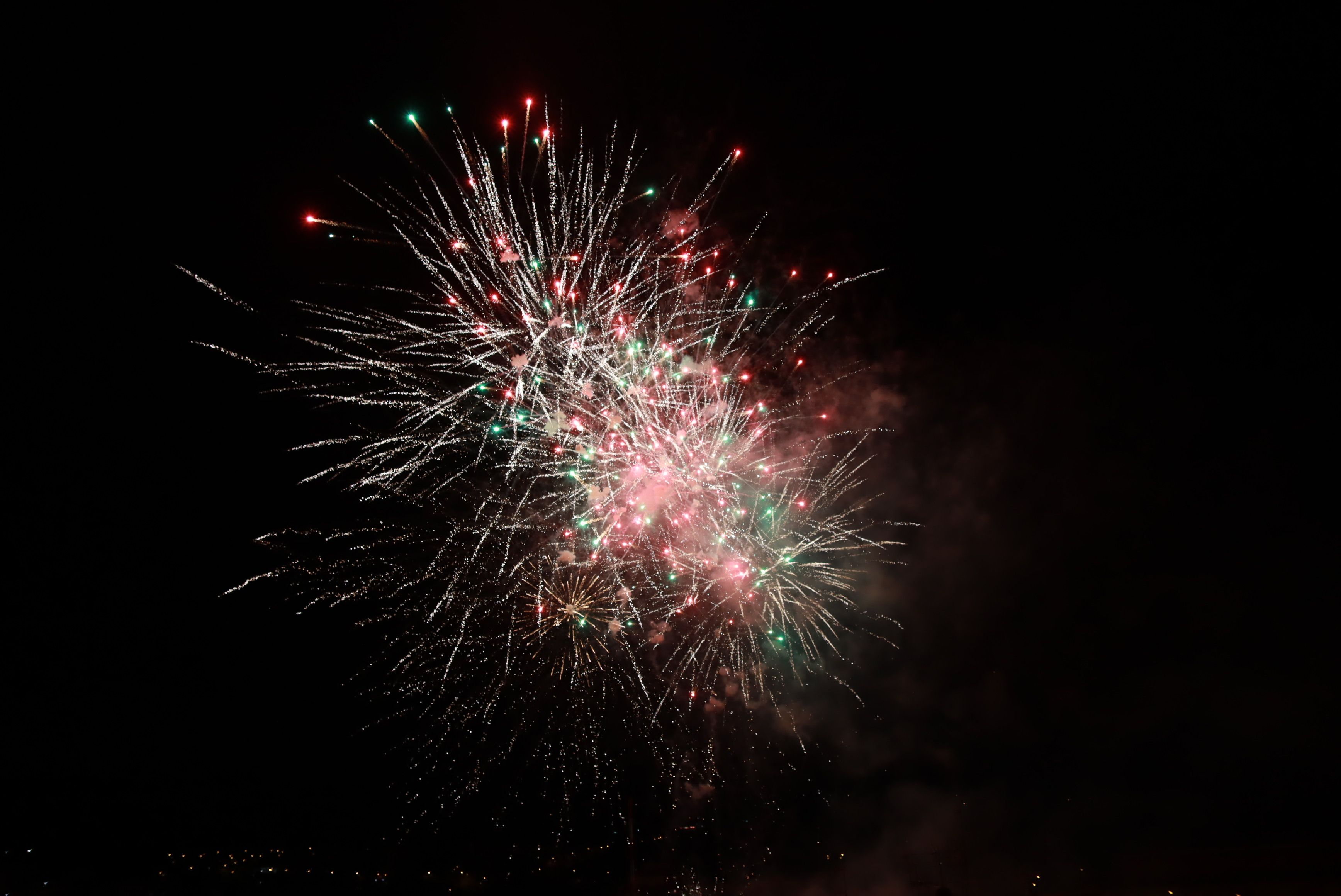 Focs artificials en el piromusical final de la Festa Major de Rubí 2021. FOTO: Josep Llamas