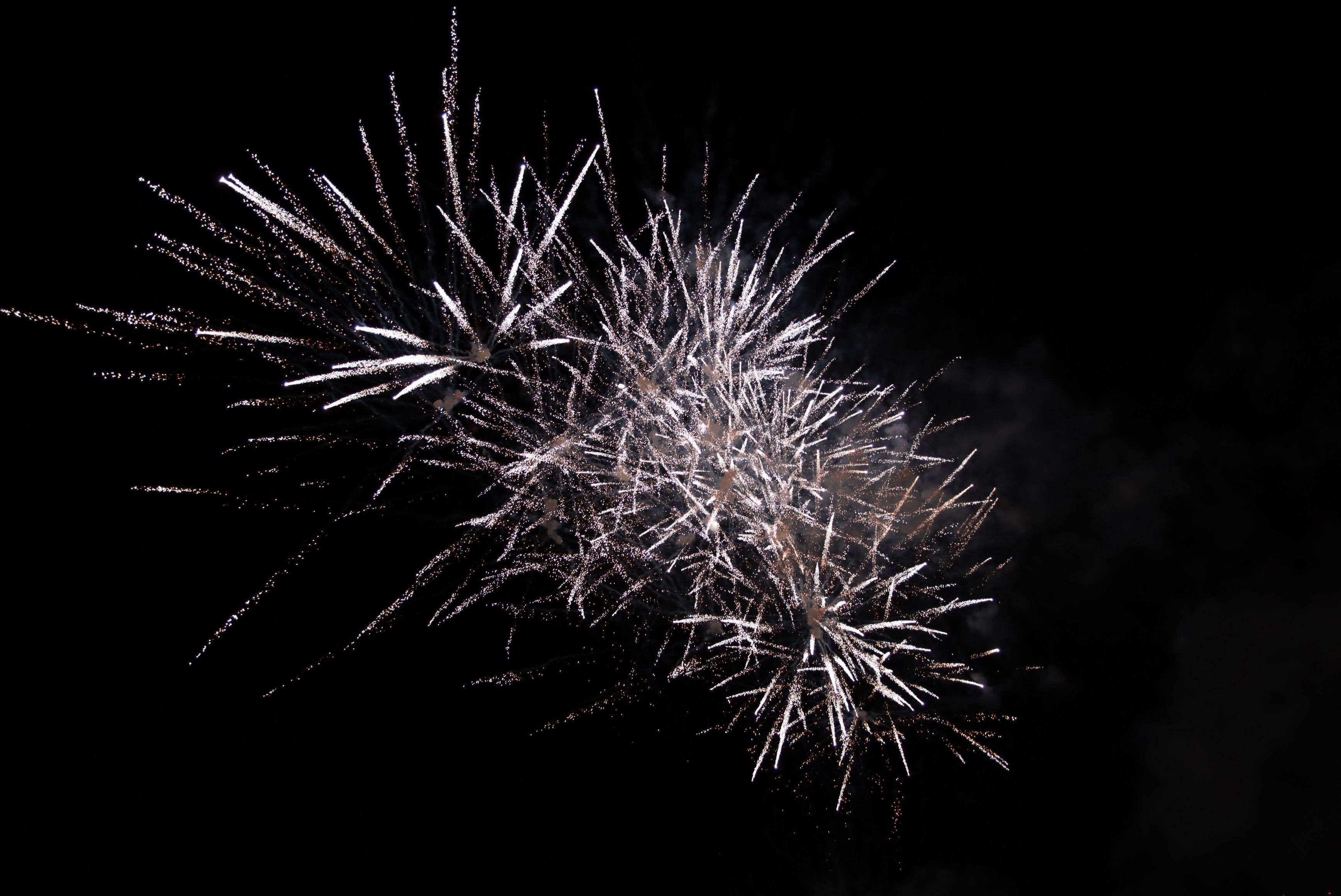 Focs artificials en el piromusical final de la Festa Major de Rubí 2021. FOTO: Josep Llamas