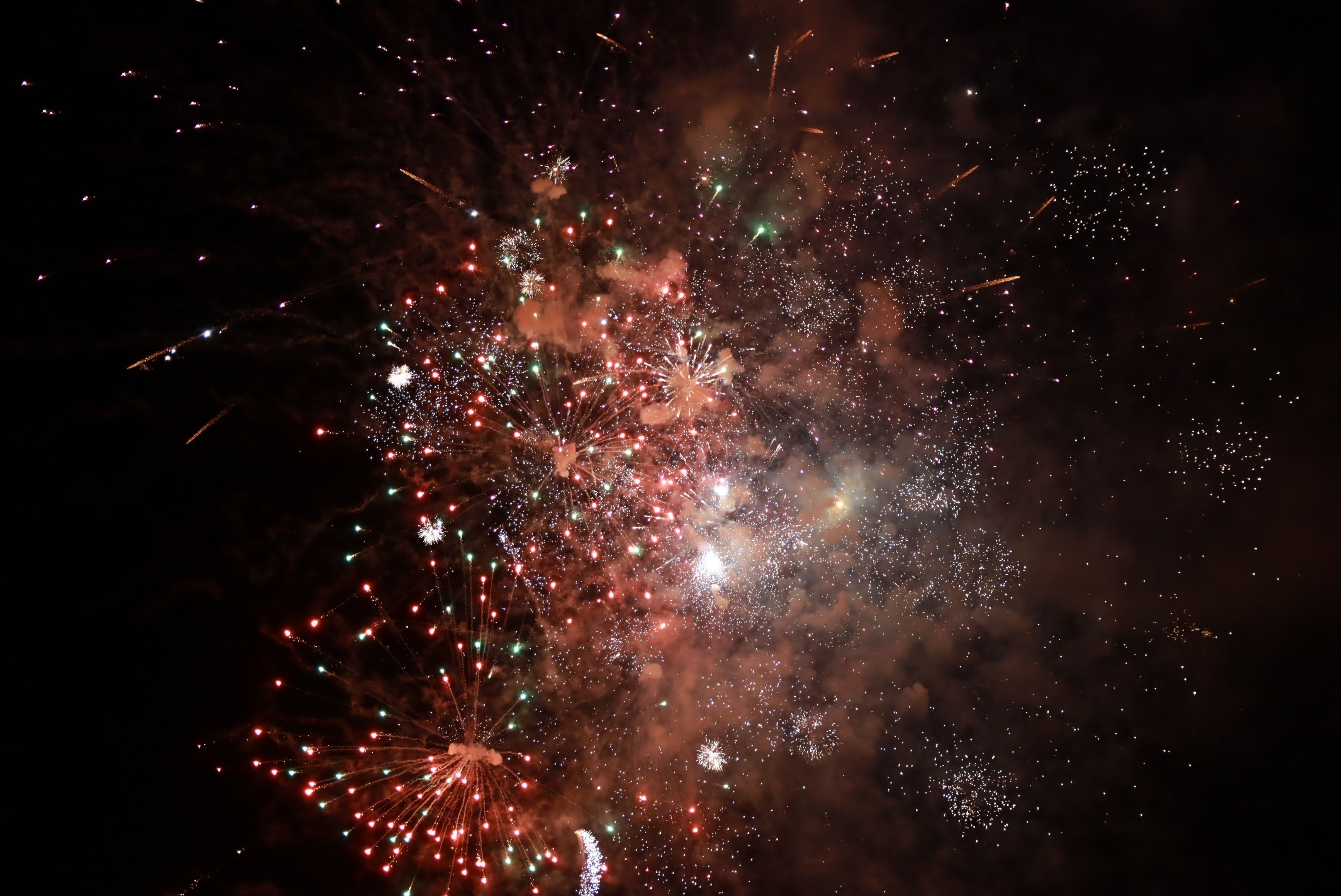 Focs artificials en el piromusical final de la Festa Major de Rubí 2021. FOTO: Josep Llamas