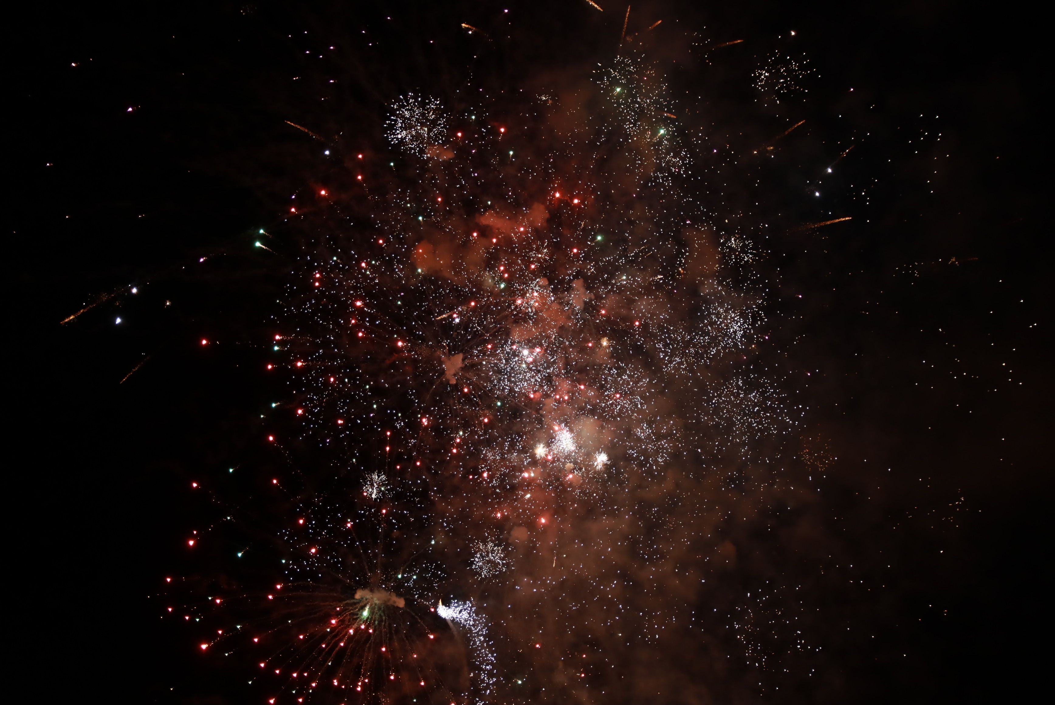 Focs artificials en el piromusical final de la Festa Major de Rubí 2021. FOTO: Josep Llamas