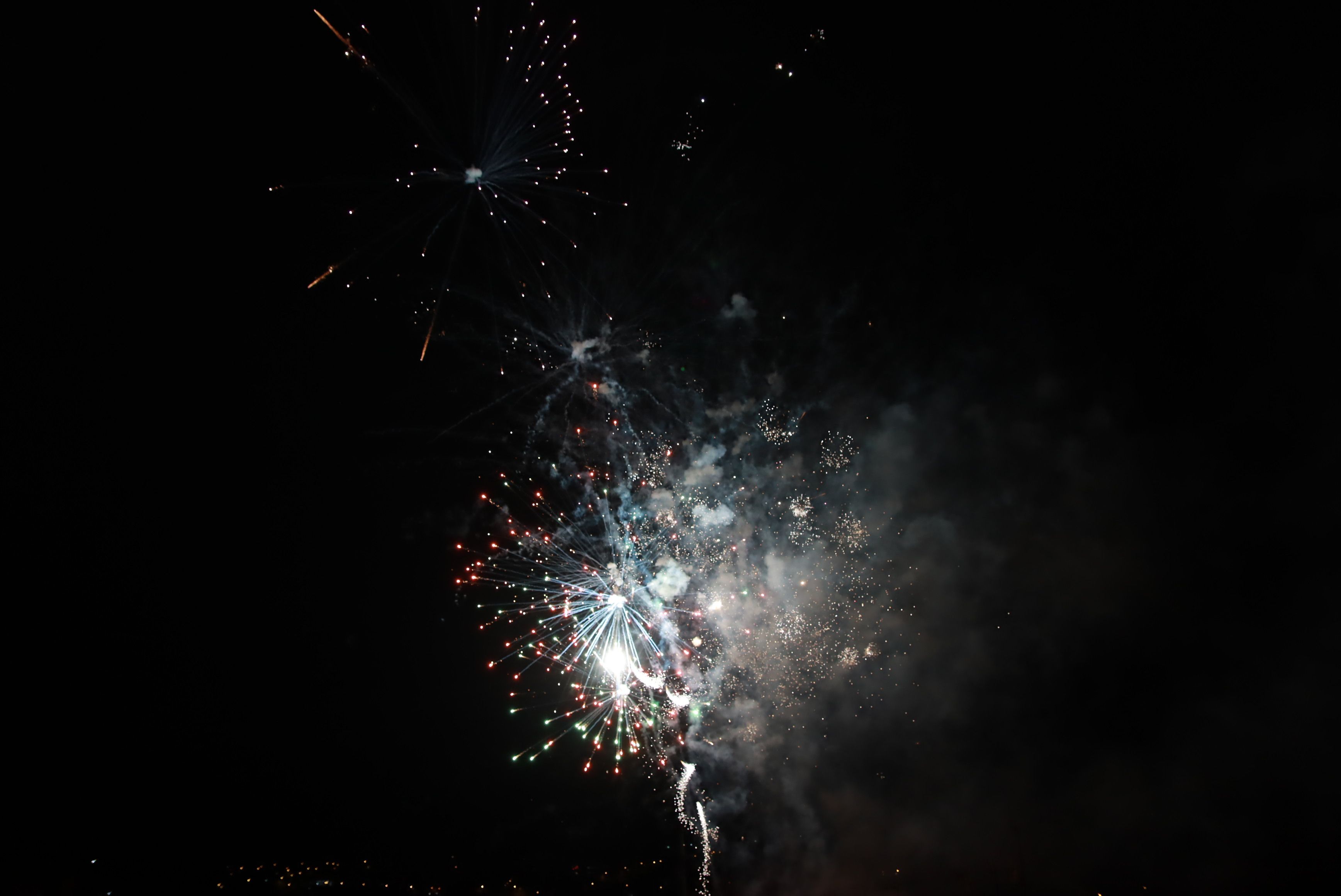 Focs artificials en el piromusical final de la Festa Major de Rubí 2021. FOTO: Josep Llamas