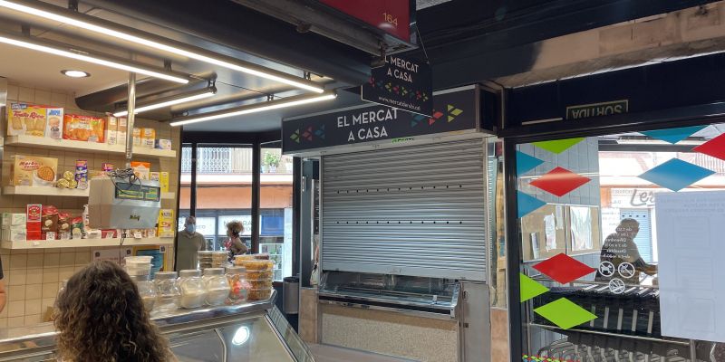 La compra feta en línia al Mercat municipal es podrà recollir en un punt Click and Collect situar al seu interior. FOTO: NHS