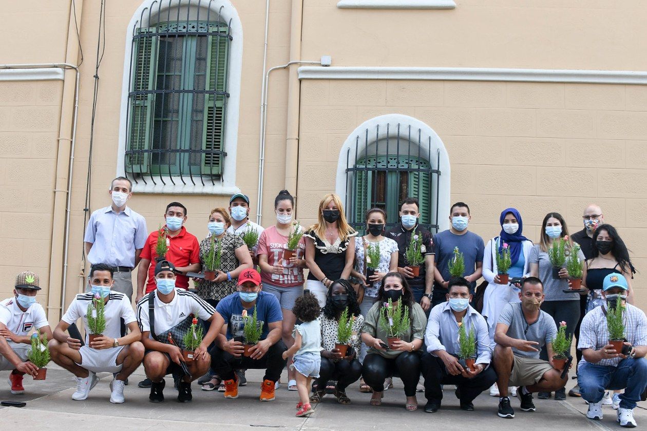 82 persones obtenen el certificat d’acollida durant el curs 2020/21a Rubí. FOTO: Ajuntament de Rubí 82 persones obtenen el certificat d’acollida durant el curs 2020/21a Rubí. FOTO: Ajuntament de Rubí