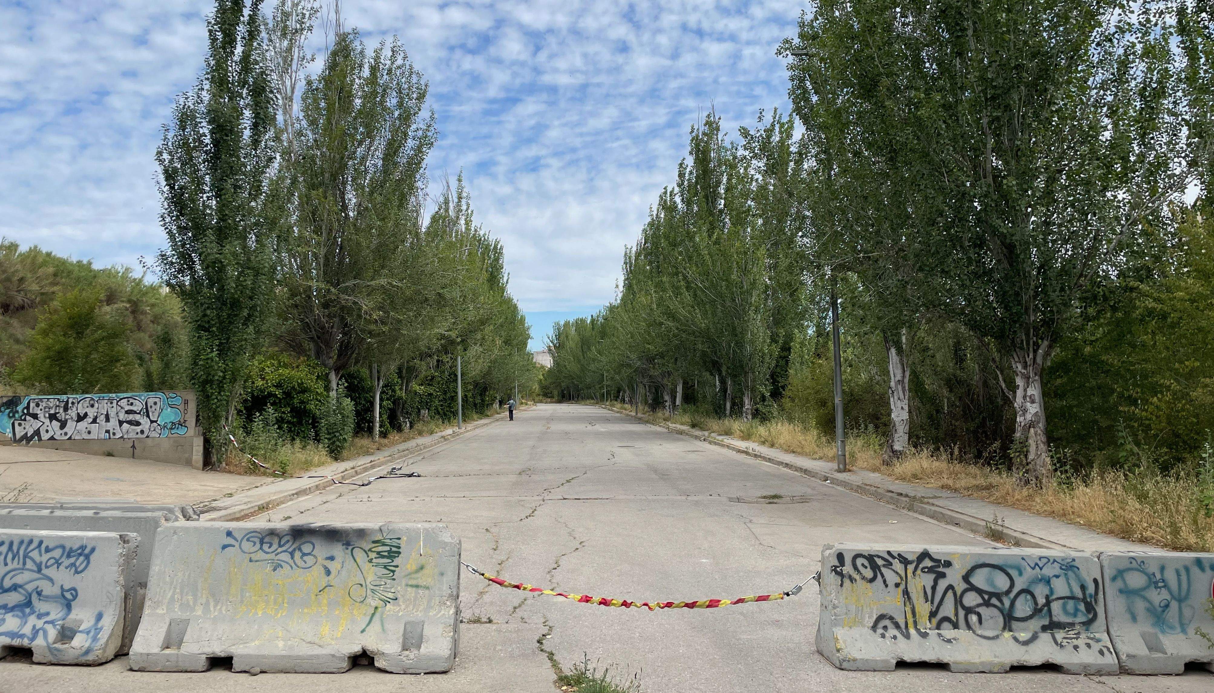 Aquest tram del passeig de la Riera no és modificarà amb el projecte de renaturalització ja que forma part d'una zona d'quipaments. FOTO: NHS Aquest tram del passeig de la Riera no és modificarà amb el projecte de renaturalització ja que forma part d'una zona d'quipaments. FOTO: NHS
