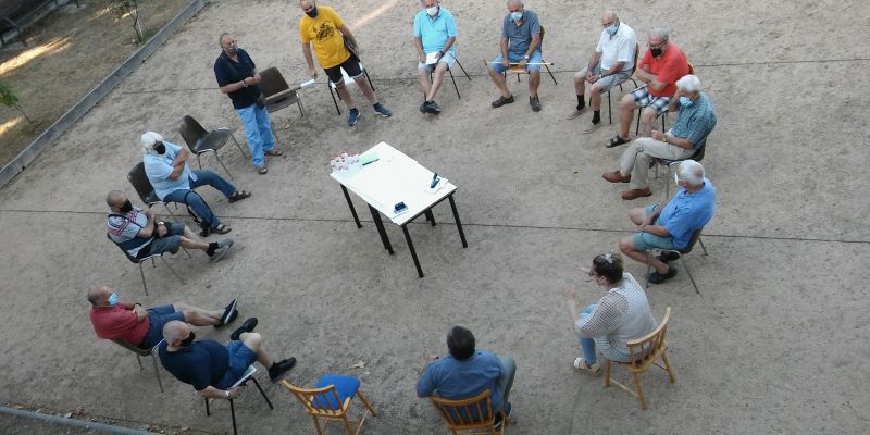 Reunió amb la resta d'associacions de veïns de les urbanitzacions. FOTO: Cedida