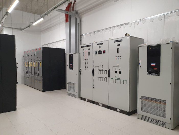 Nova subestació elèctrica de tracció de Bellaterra, situada entre les dues ja existents a Sant Cugat i Sant Quirze. FOTO: FGC