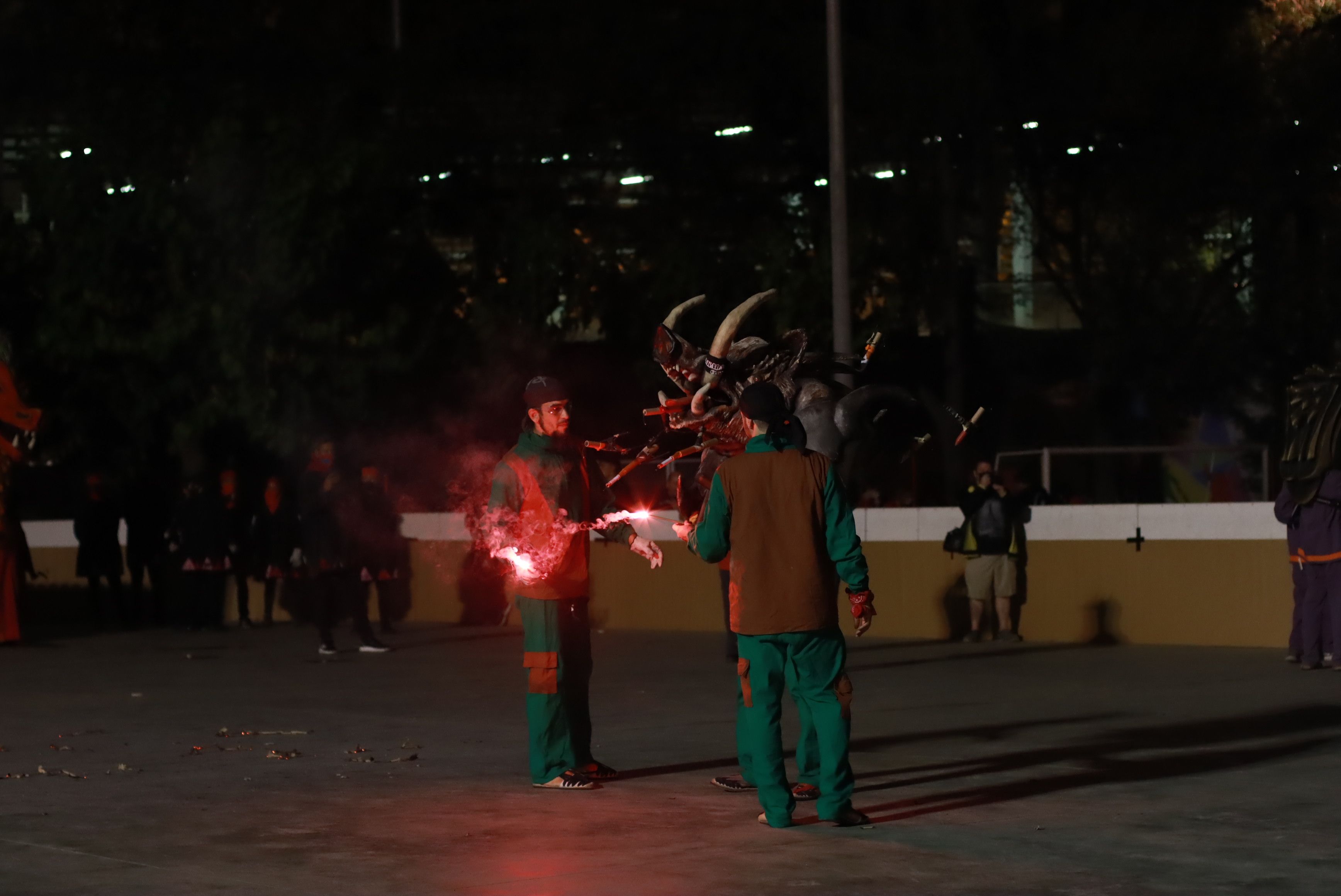 Les bèsties de foc i les colles de diables de Rubí donen el tret de sortida a la Festa Major Petita de Sant Roc. FOTO: Josep Llamas