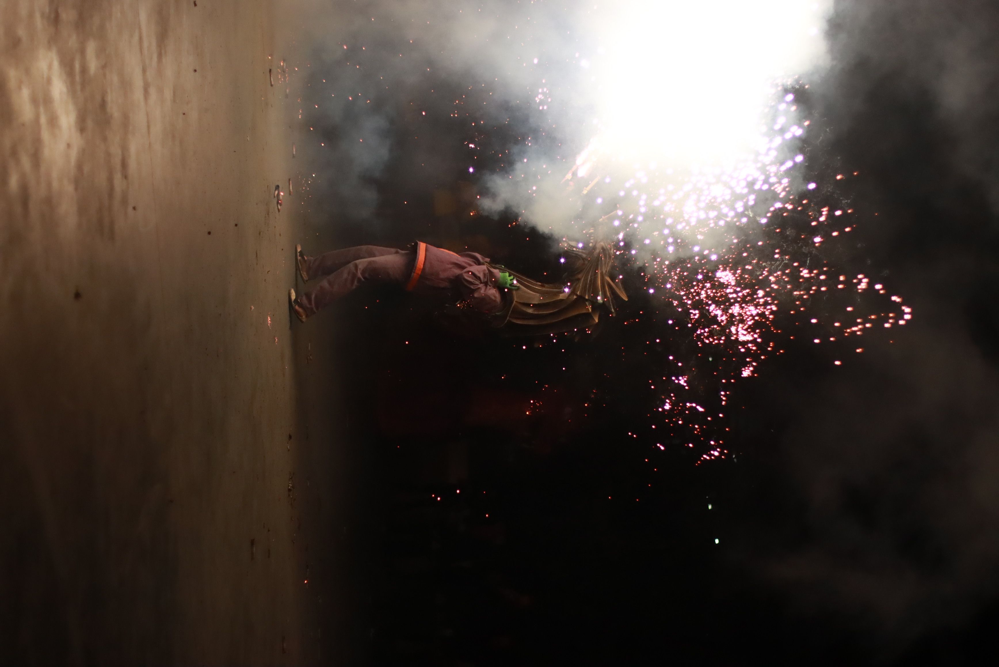 Les bèsties de foc i les colles de diables de Rubí donen el tret de sortida a la Festa Major Petita de Sant Roc. FOTO: Josep Llamas